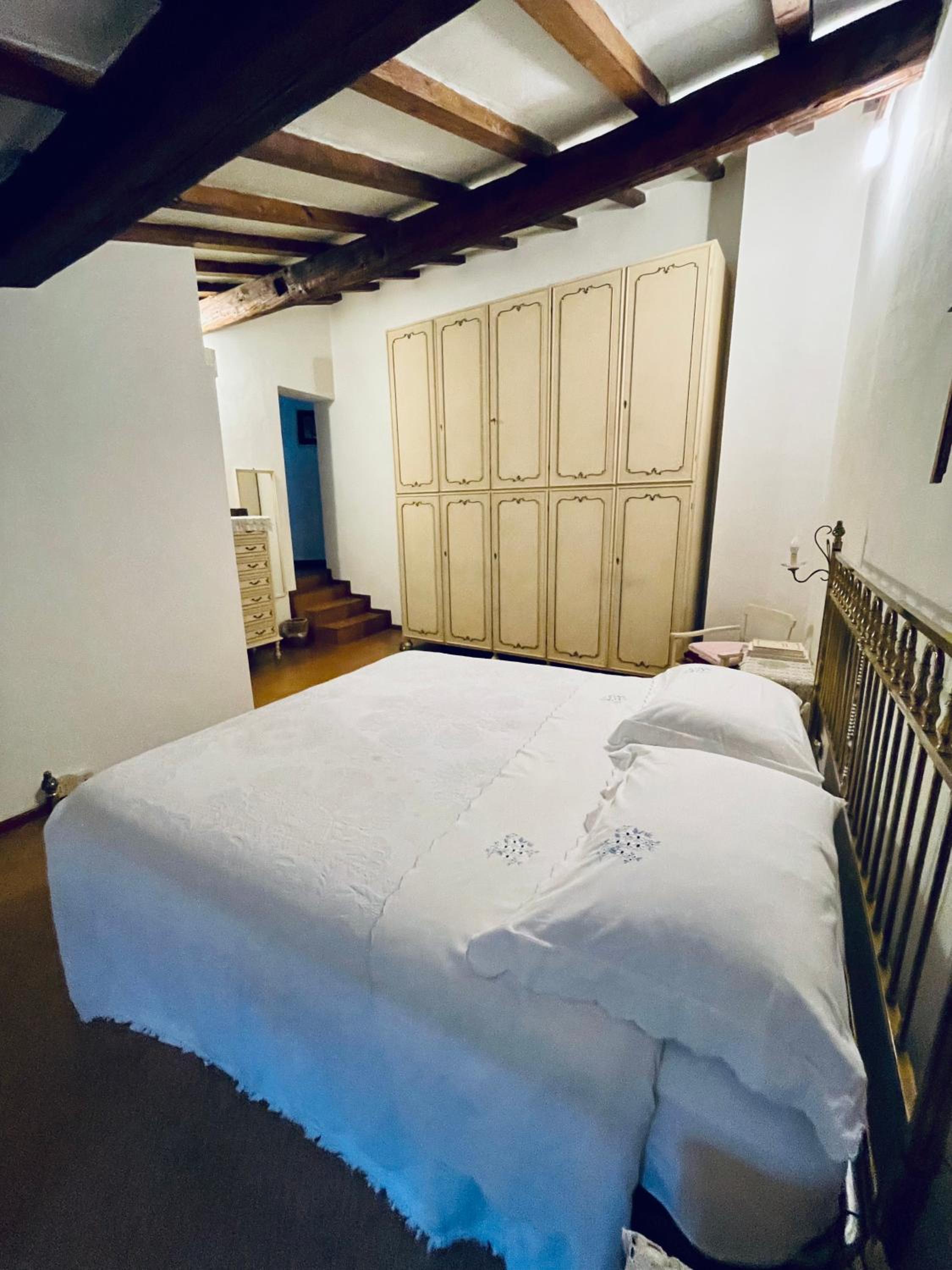Large Double Room photo 3