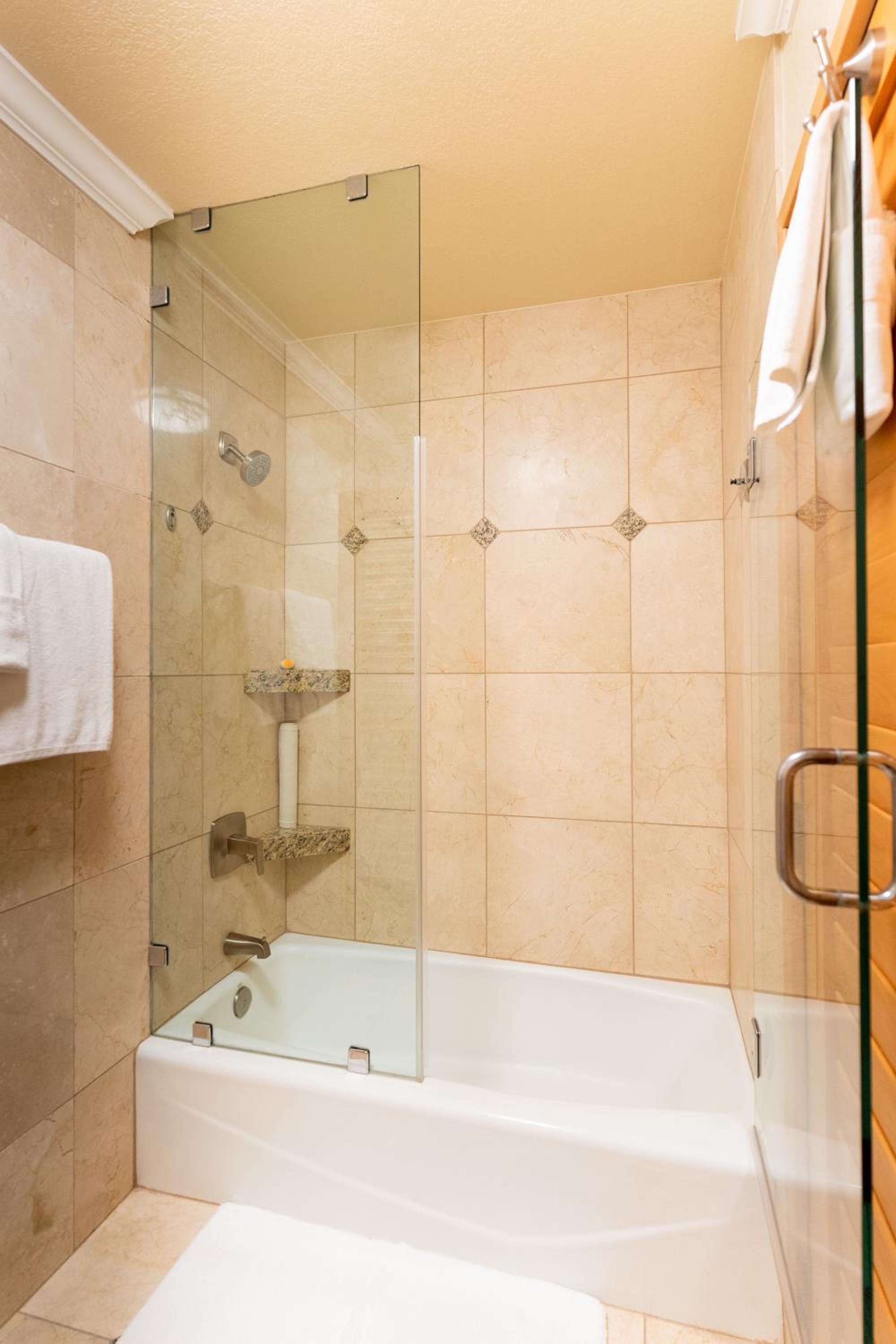 Family Suite - Photo 7