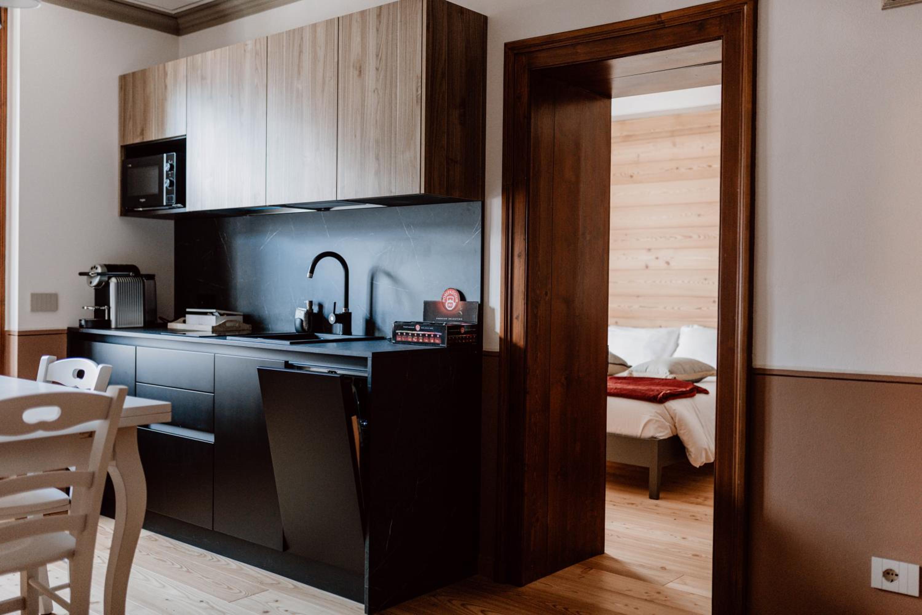 Apartment with Mountain View - Photo 8