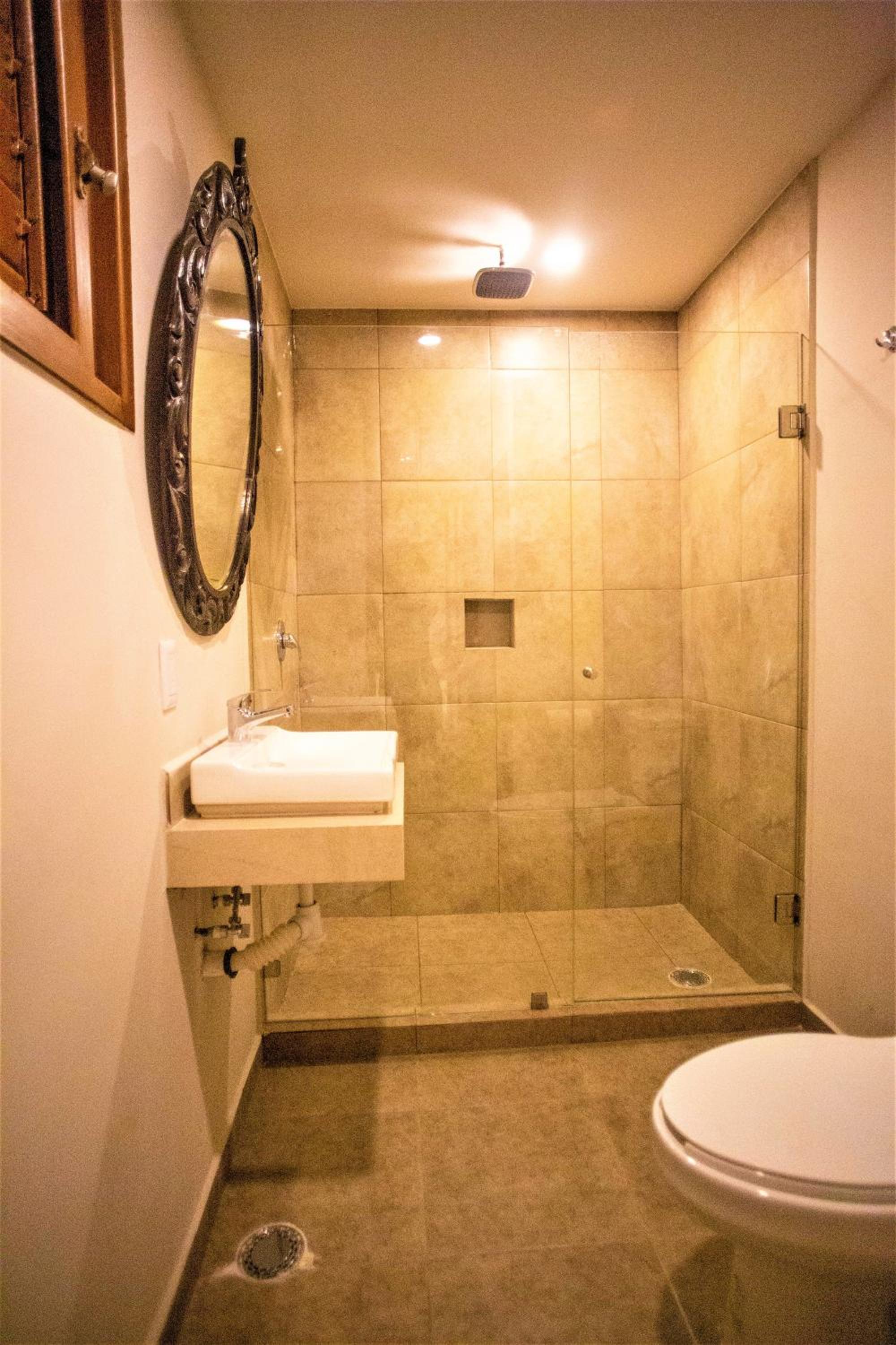 Superior King Suite thumbnail 6