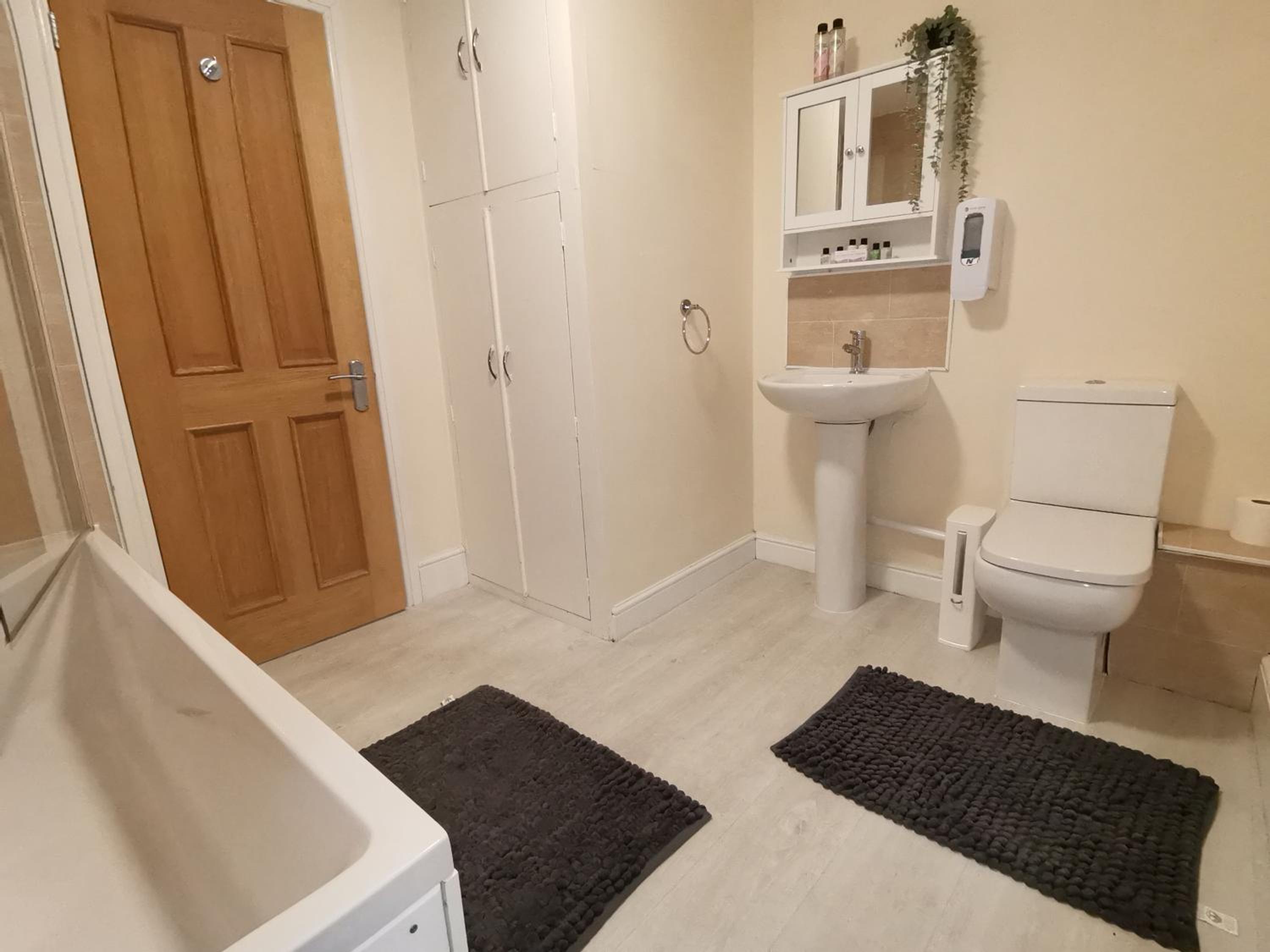 Twin Room - Photo 8