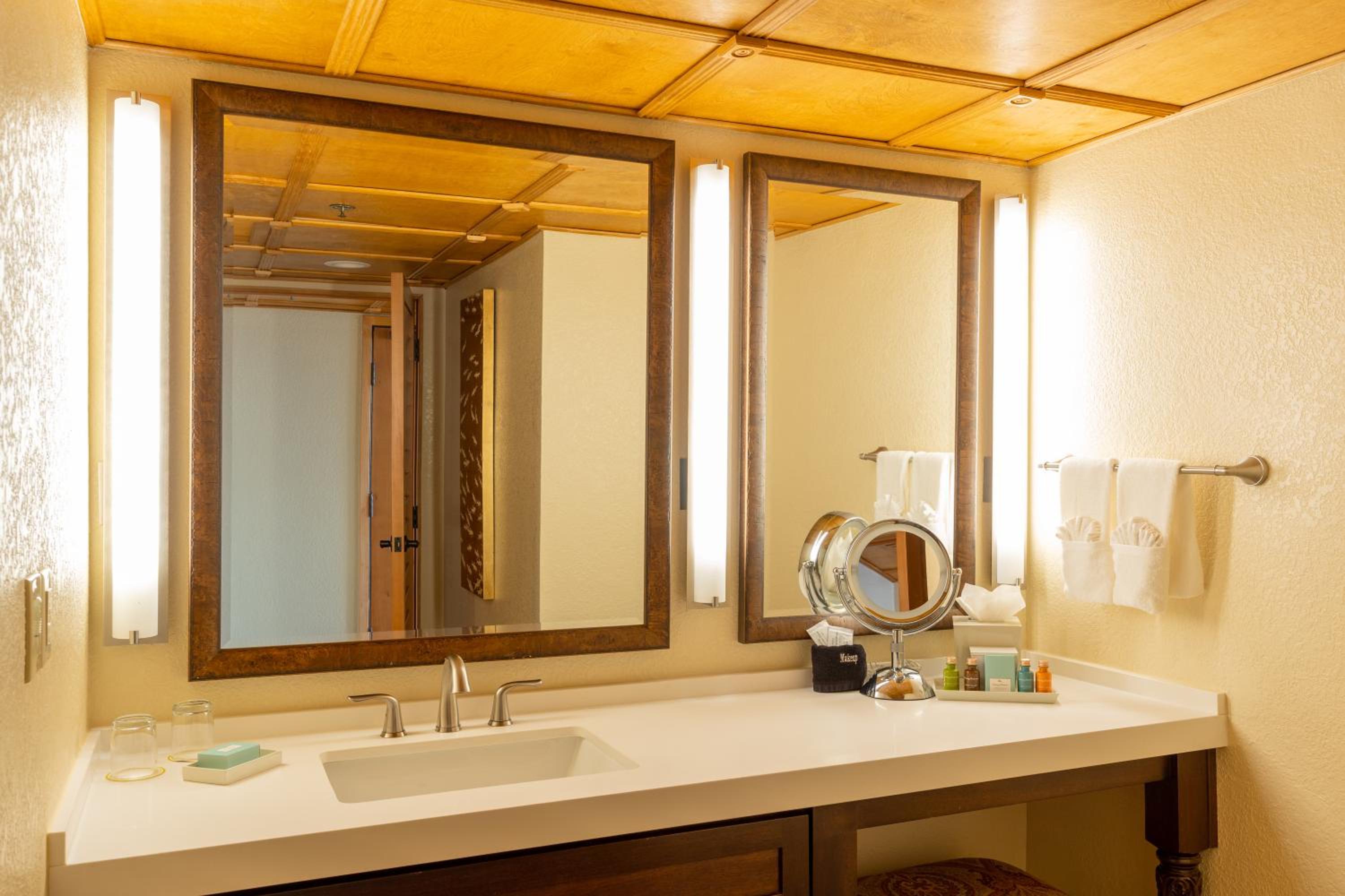 Full Ocean View Junior Suite Queen photo 3