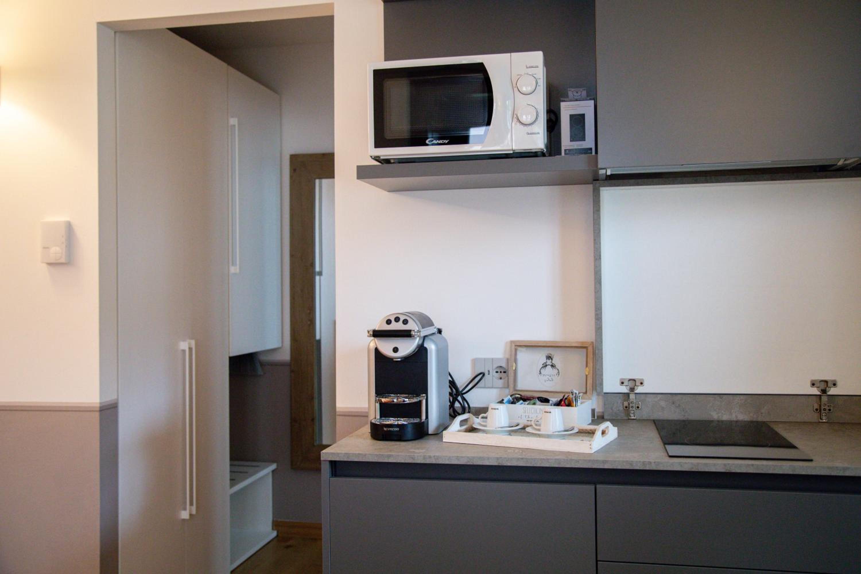Studio Apartment - Photo 13