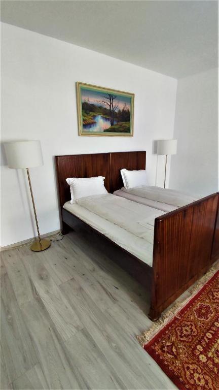 Standard Twin Room with Sofa - Photo 1