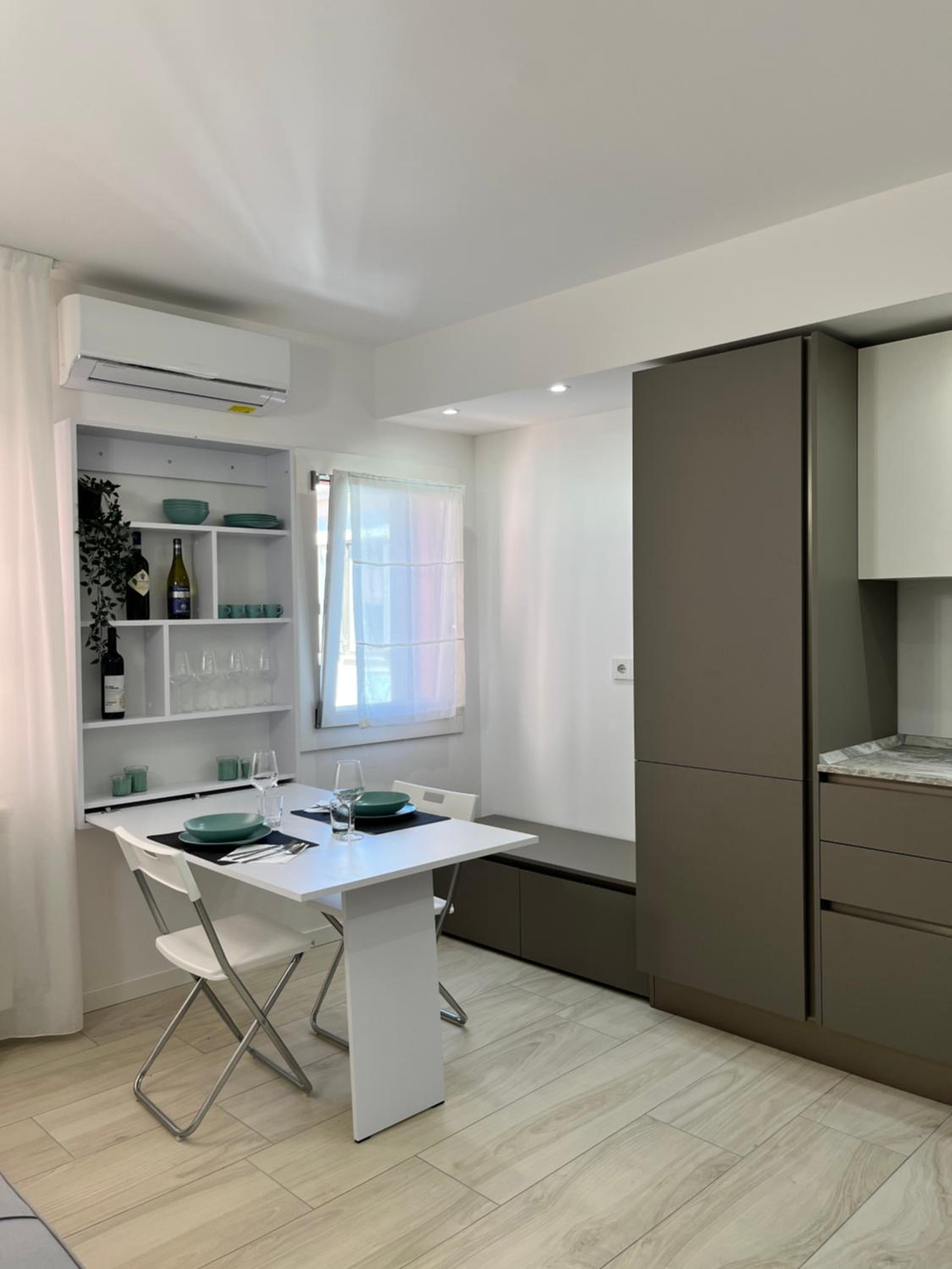 One-Bedroom Apartment photo 2