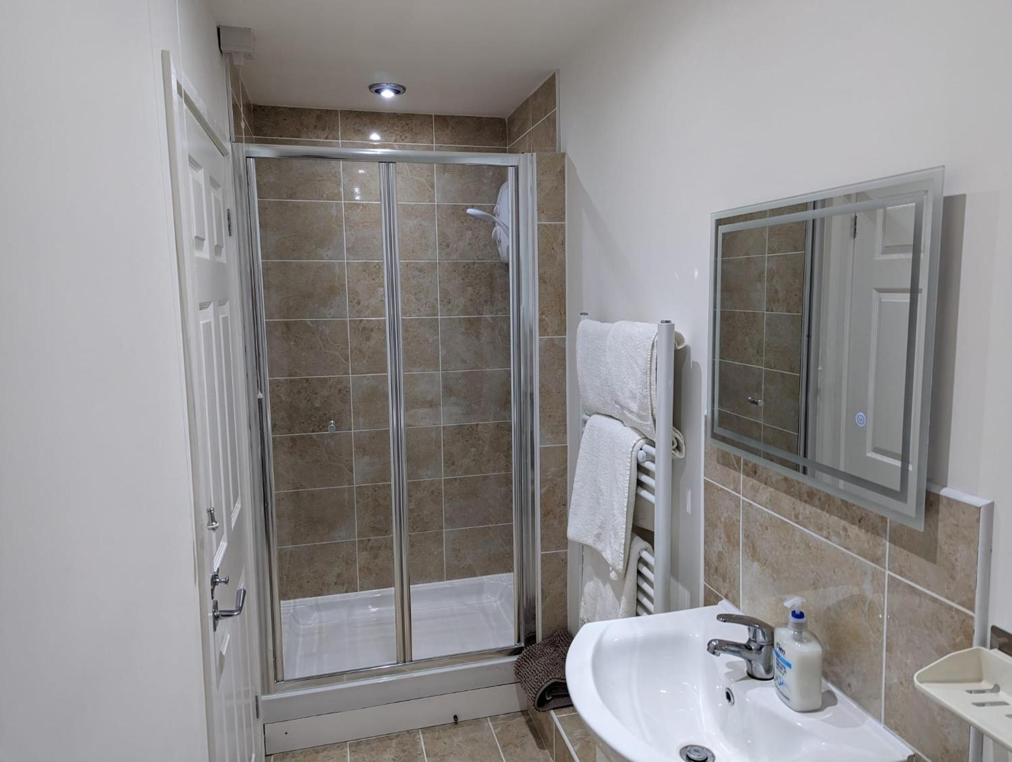 One-Bedroom House - Photo 12