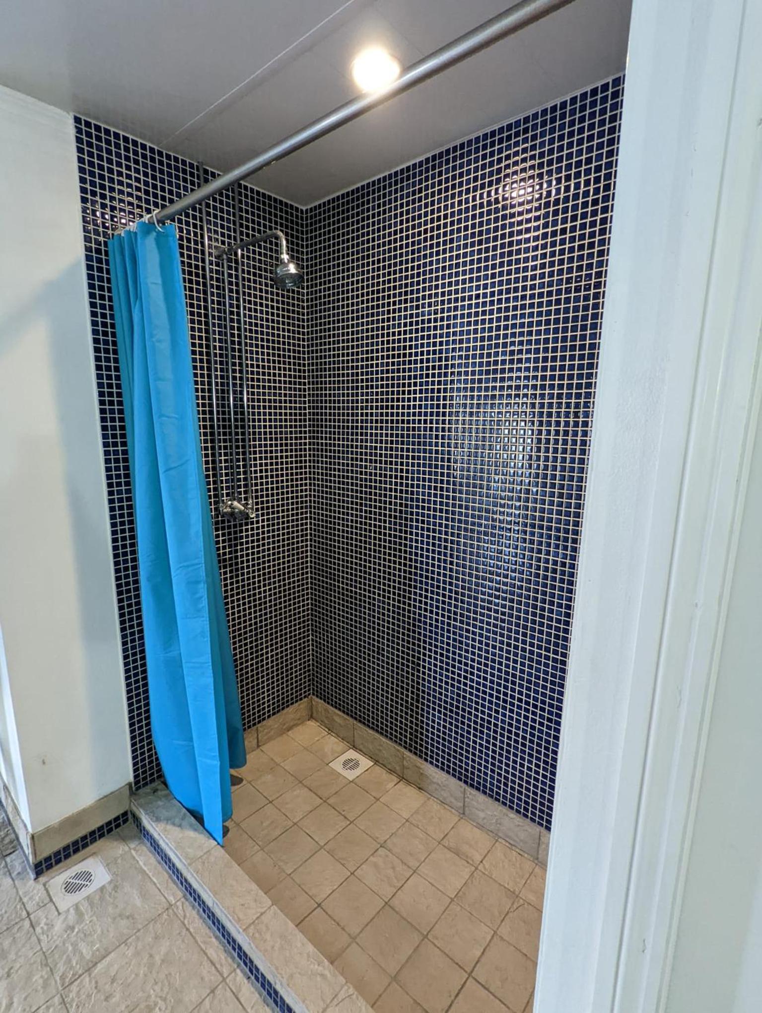 One-Bedroom House - Photo 27