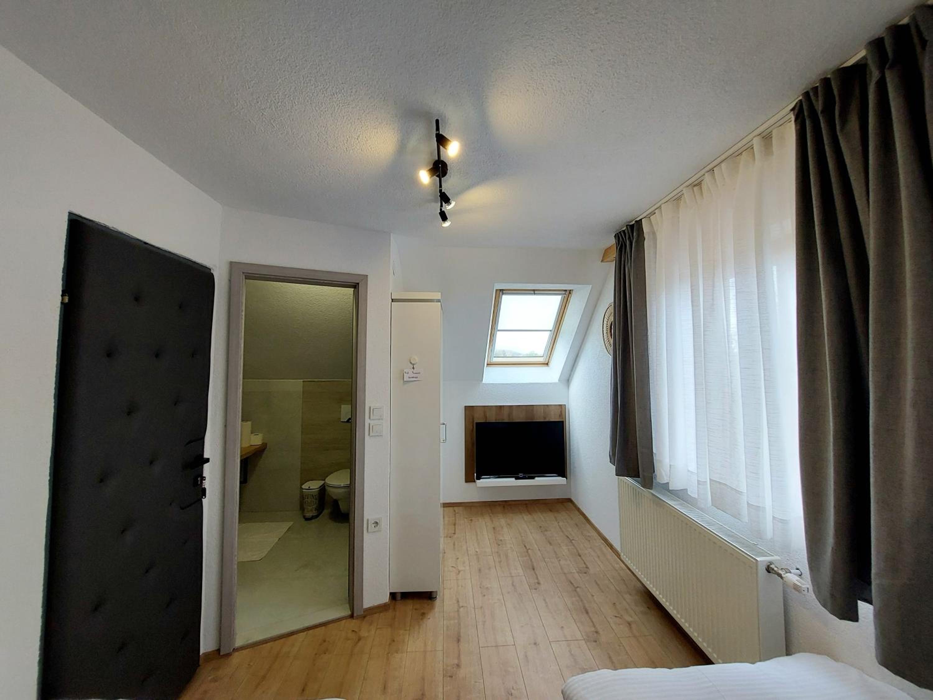 Twin Room with Mountain View photo 2