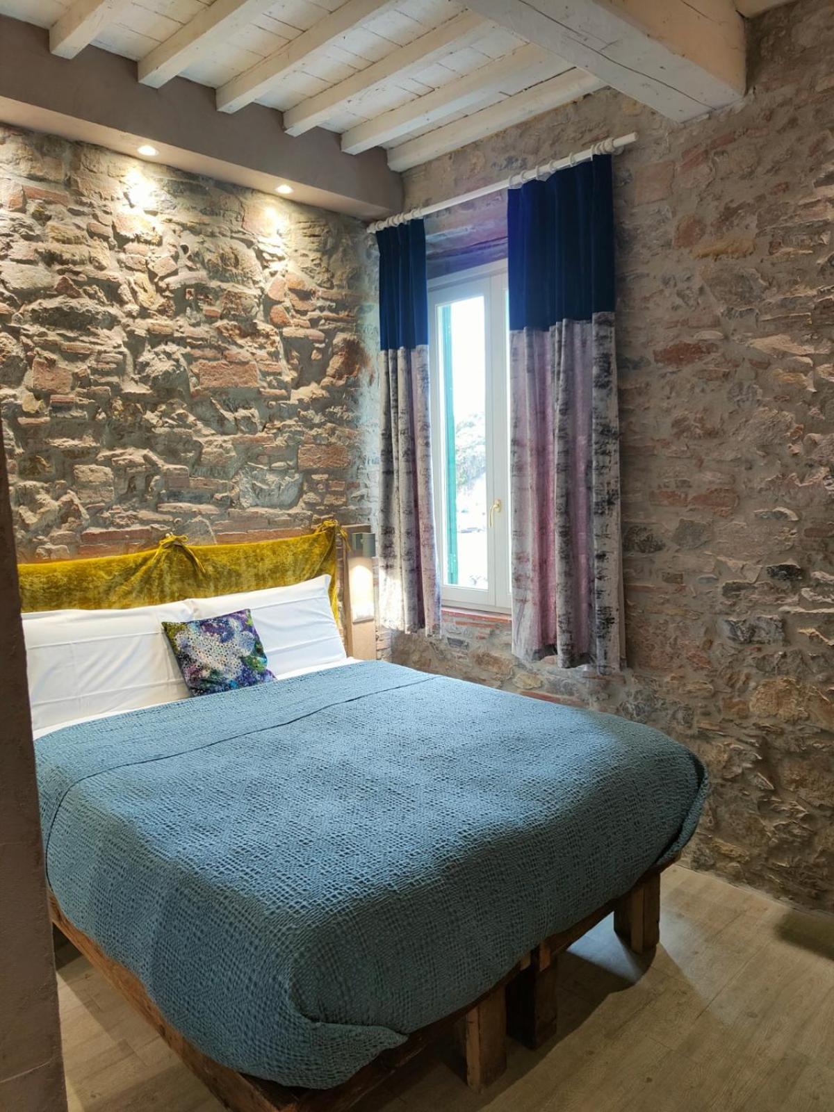 Small Double Room - Photo 1