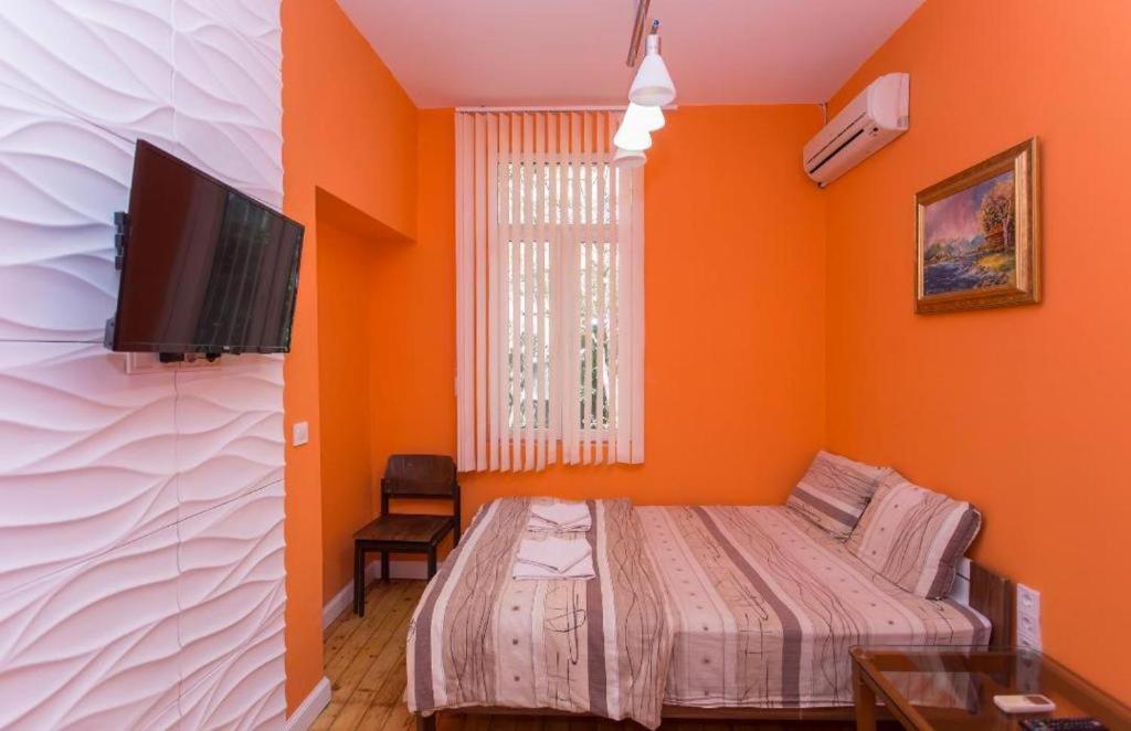 One-Bedroom Apartment - Photo 12