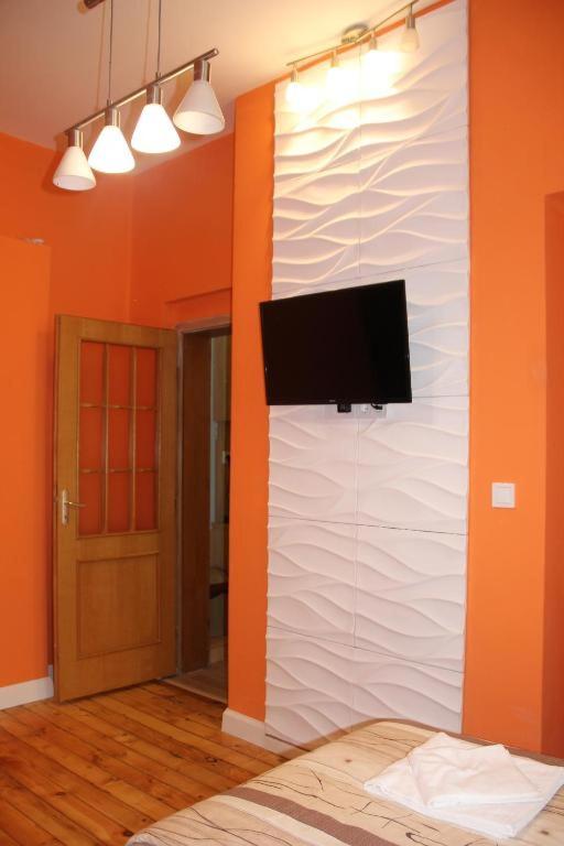 One-Bedroom Apartment - Photo 18