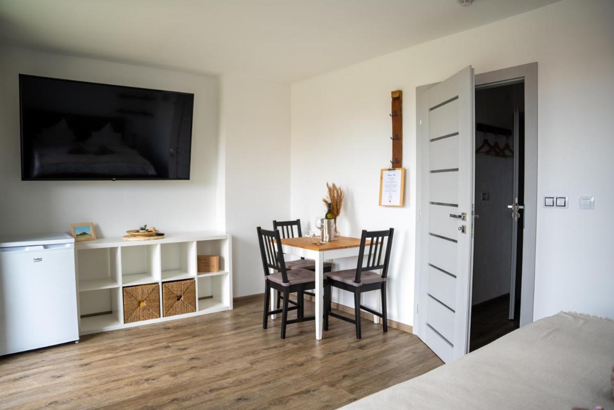 Deluxe Double Room with Balcony - Photo 7