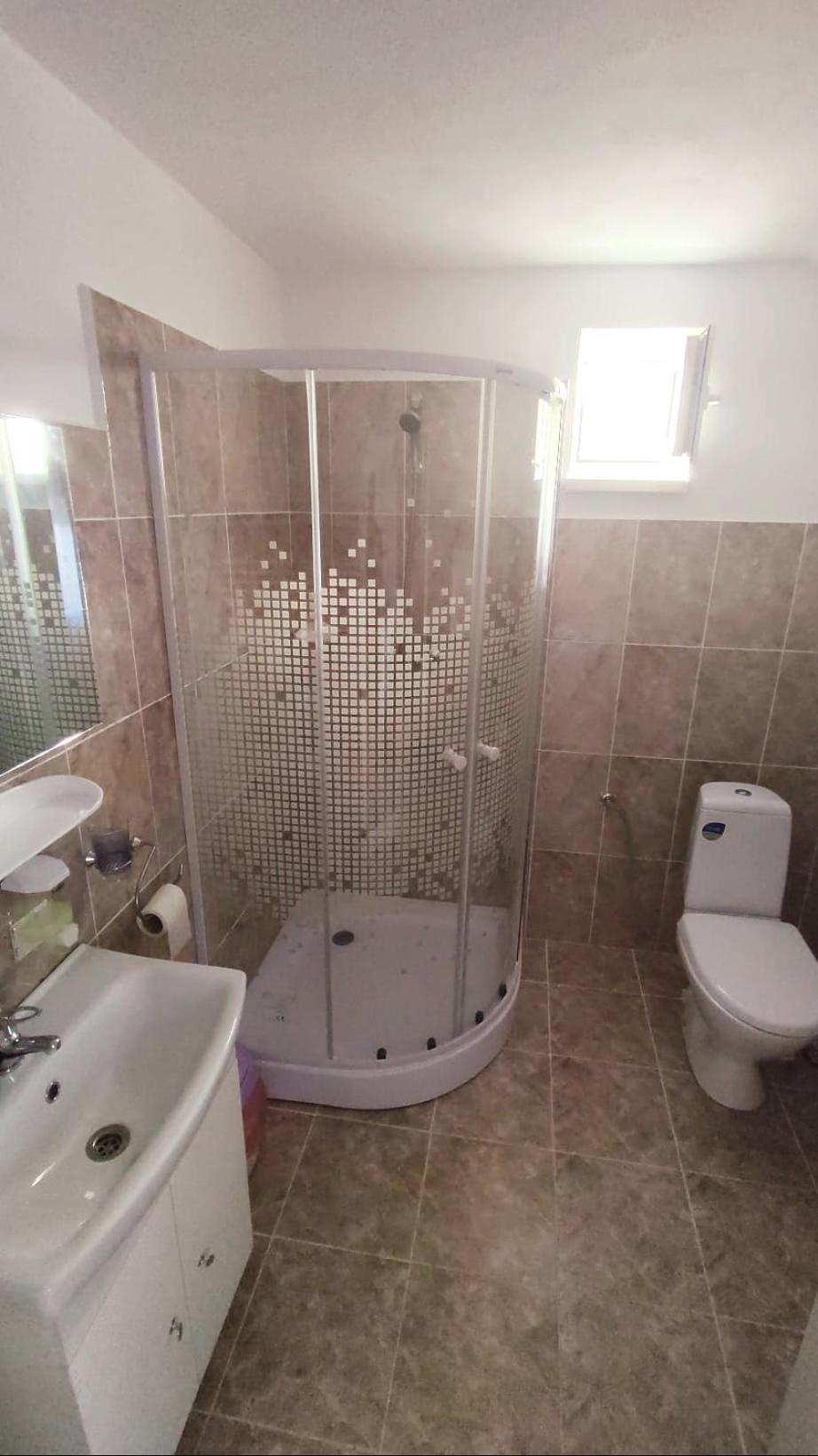 Double Room with Private Bathroom - Photo 3