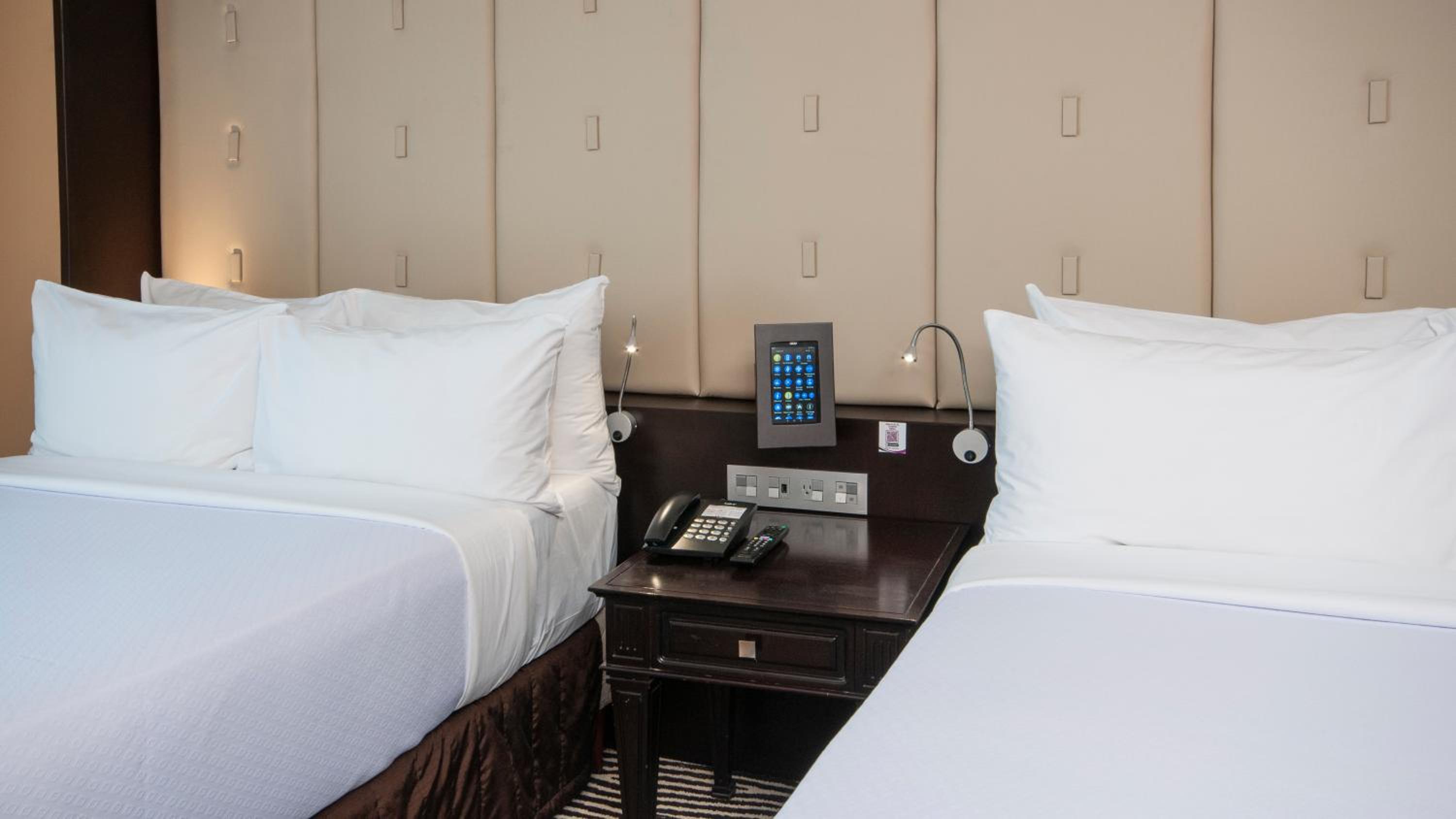 Double Room With Spa Bath - Non-Smoking photo 3
