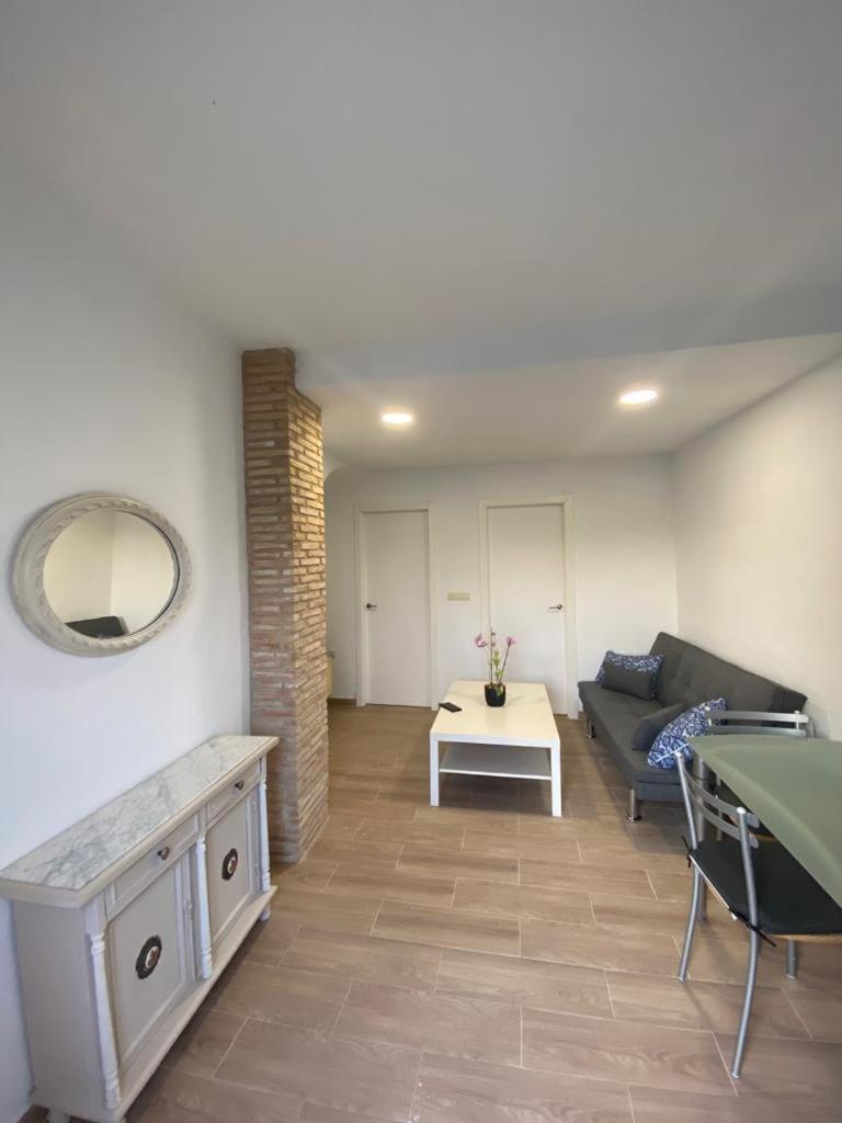 One-Bedroom House photo 2