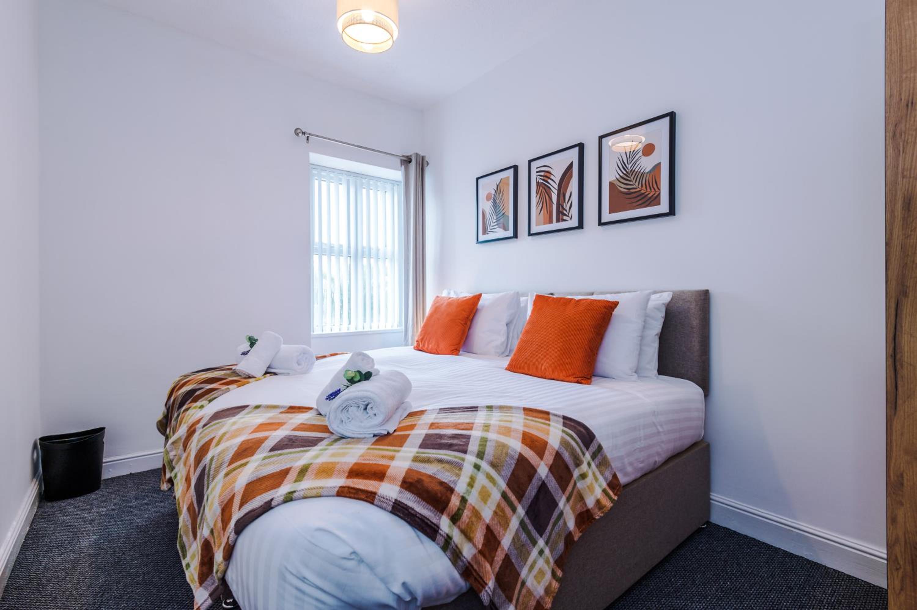 Three-Bedroom House photo 2