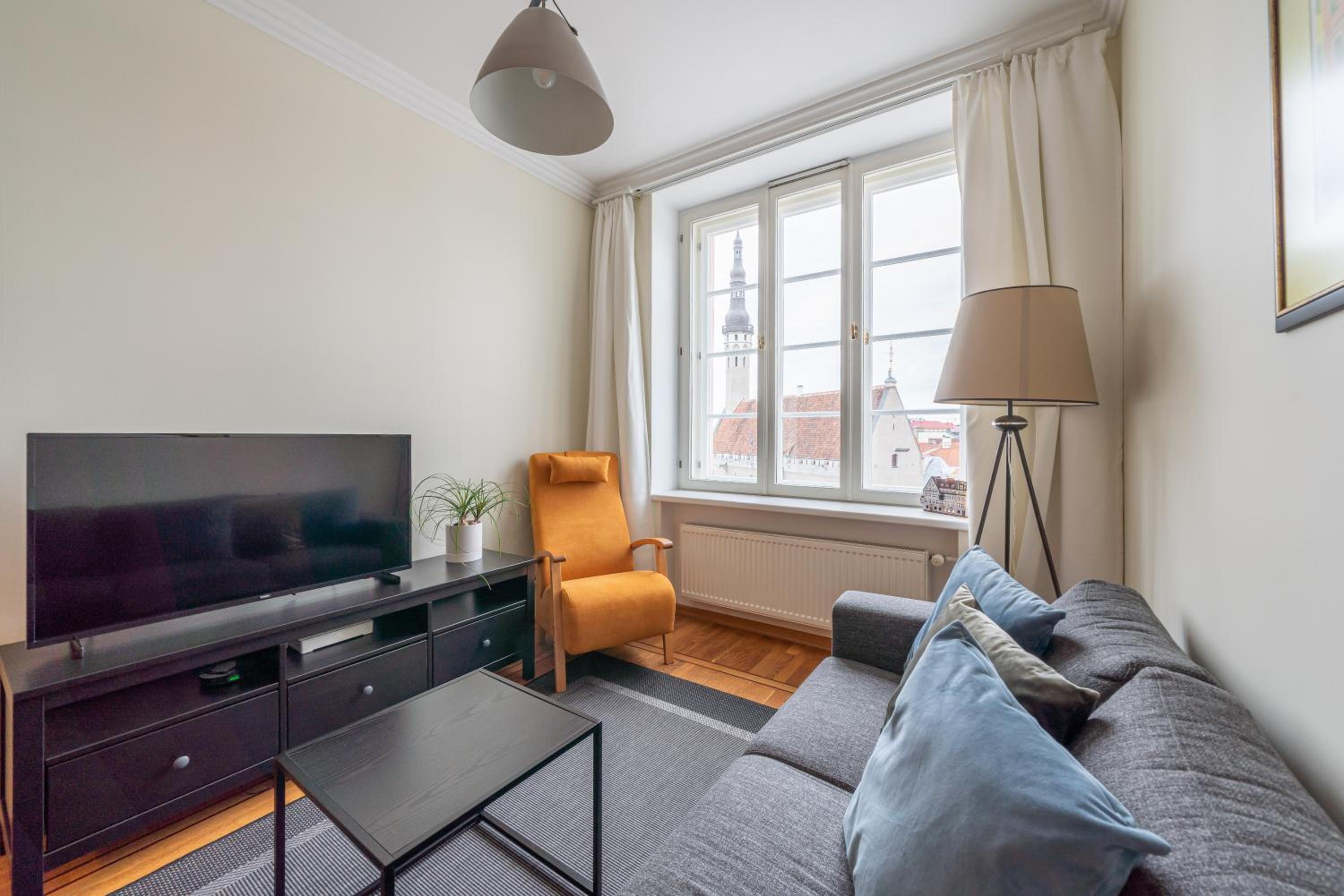 Two-Bedroom Apartment - Square View photo 1