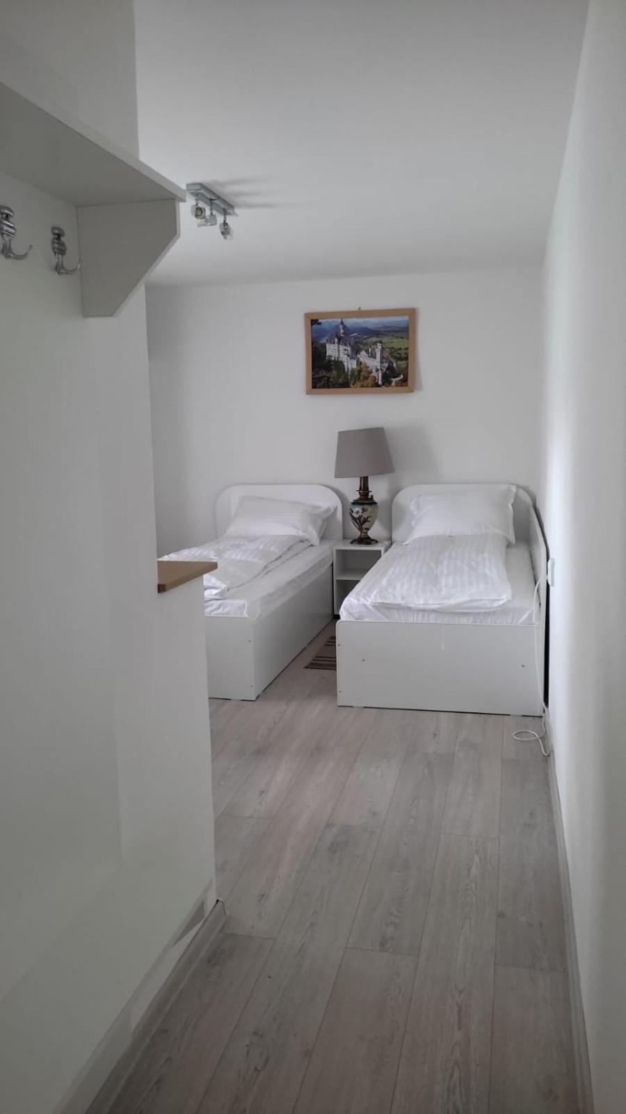 Twin Room with Private Bathroom - Photo 13