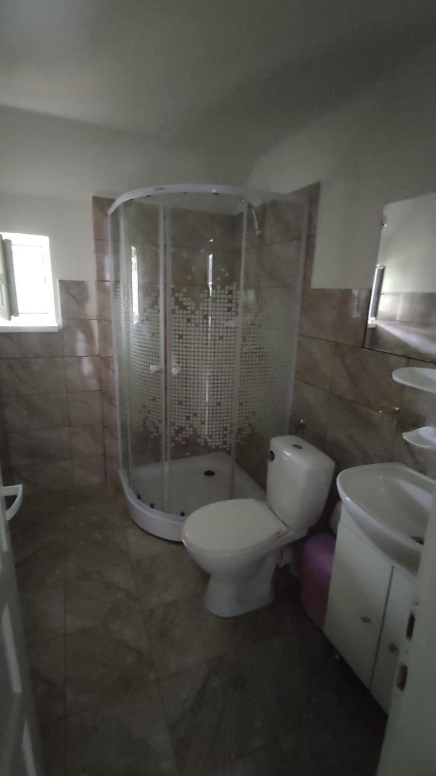 Apartment - Ground Floor - Photo 2