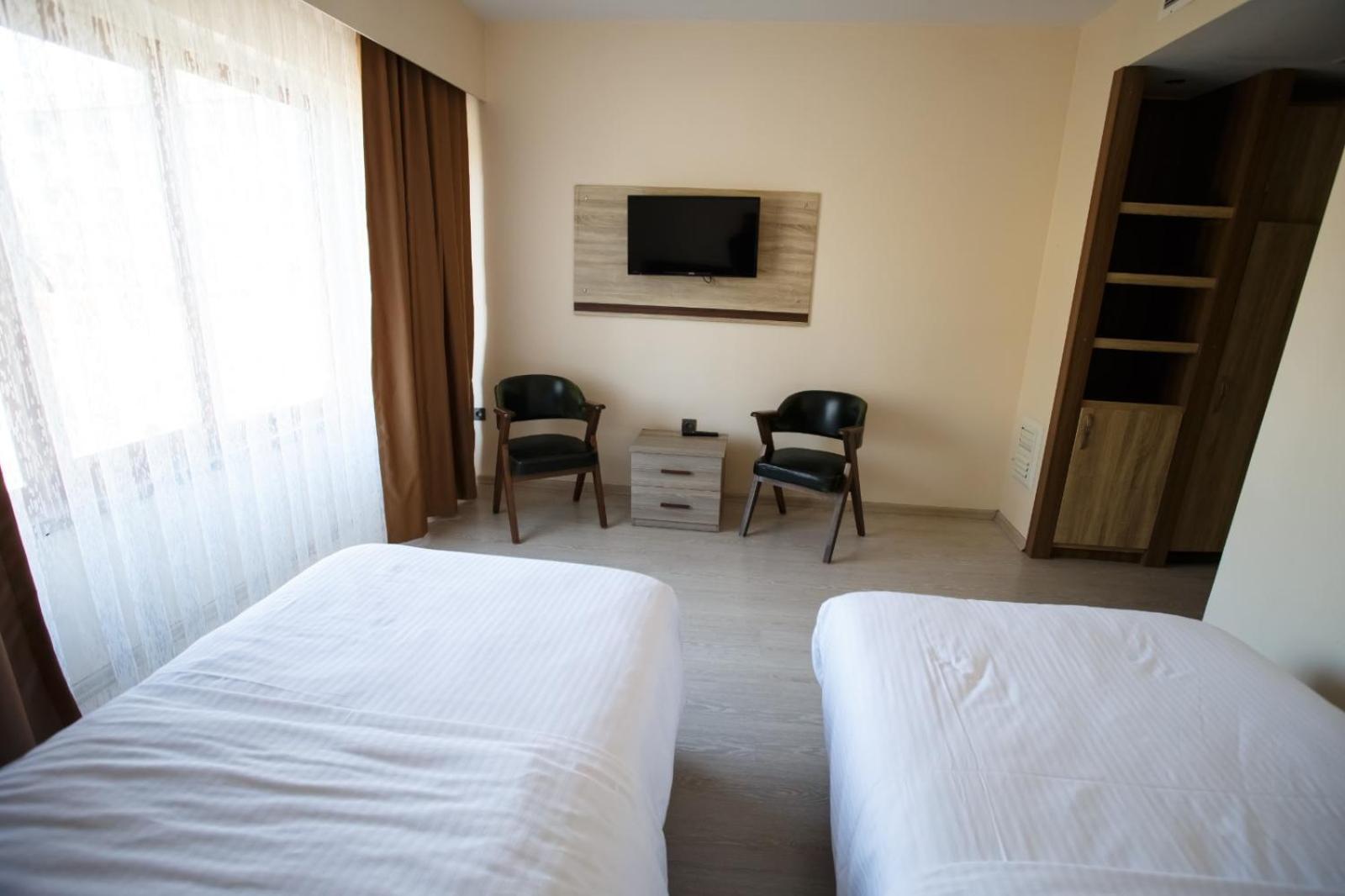 Standard Twin Room photo 3