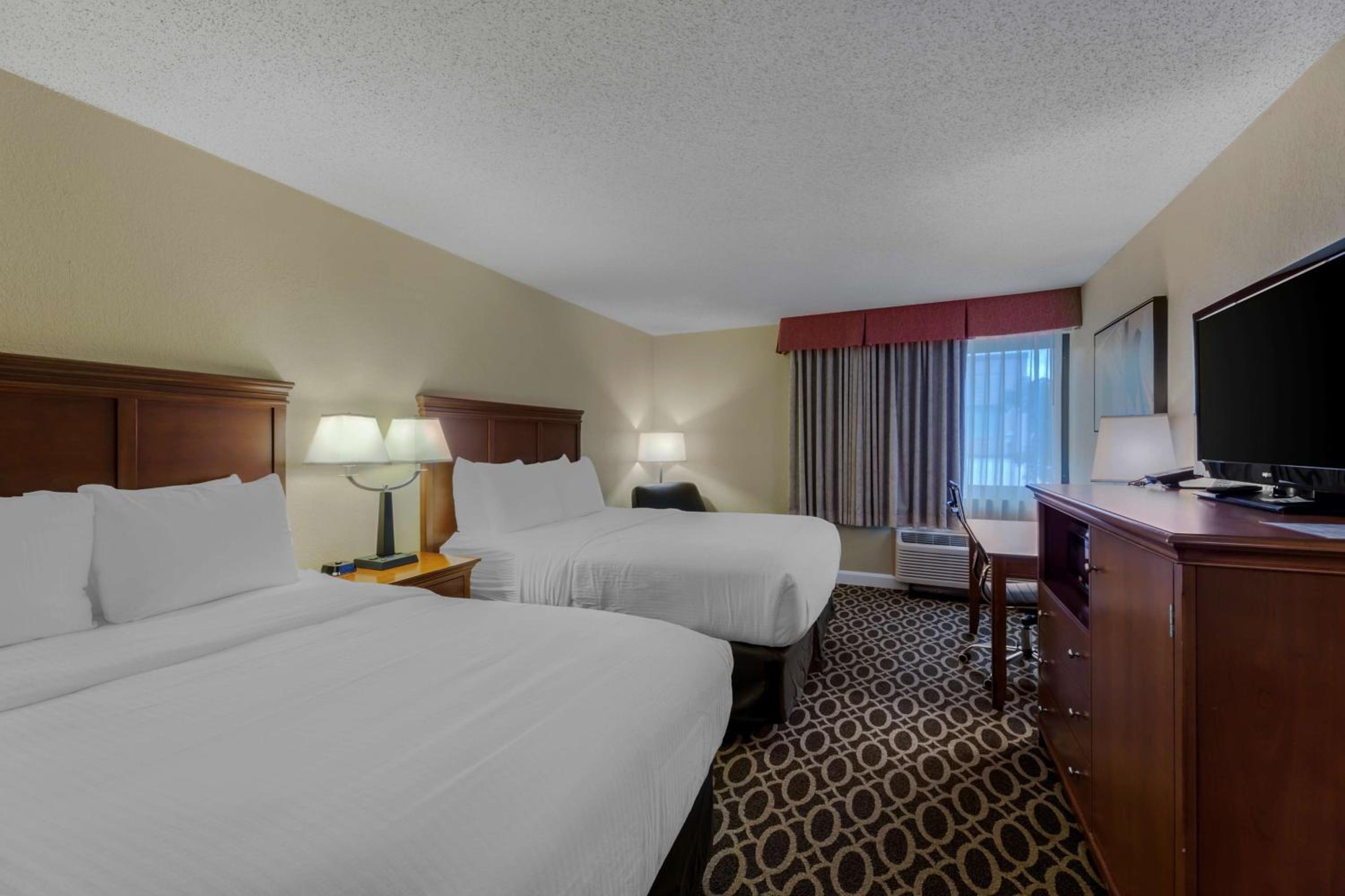 Queen Room with Two Queen Beds - Photo 1