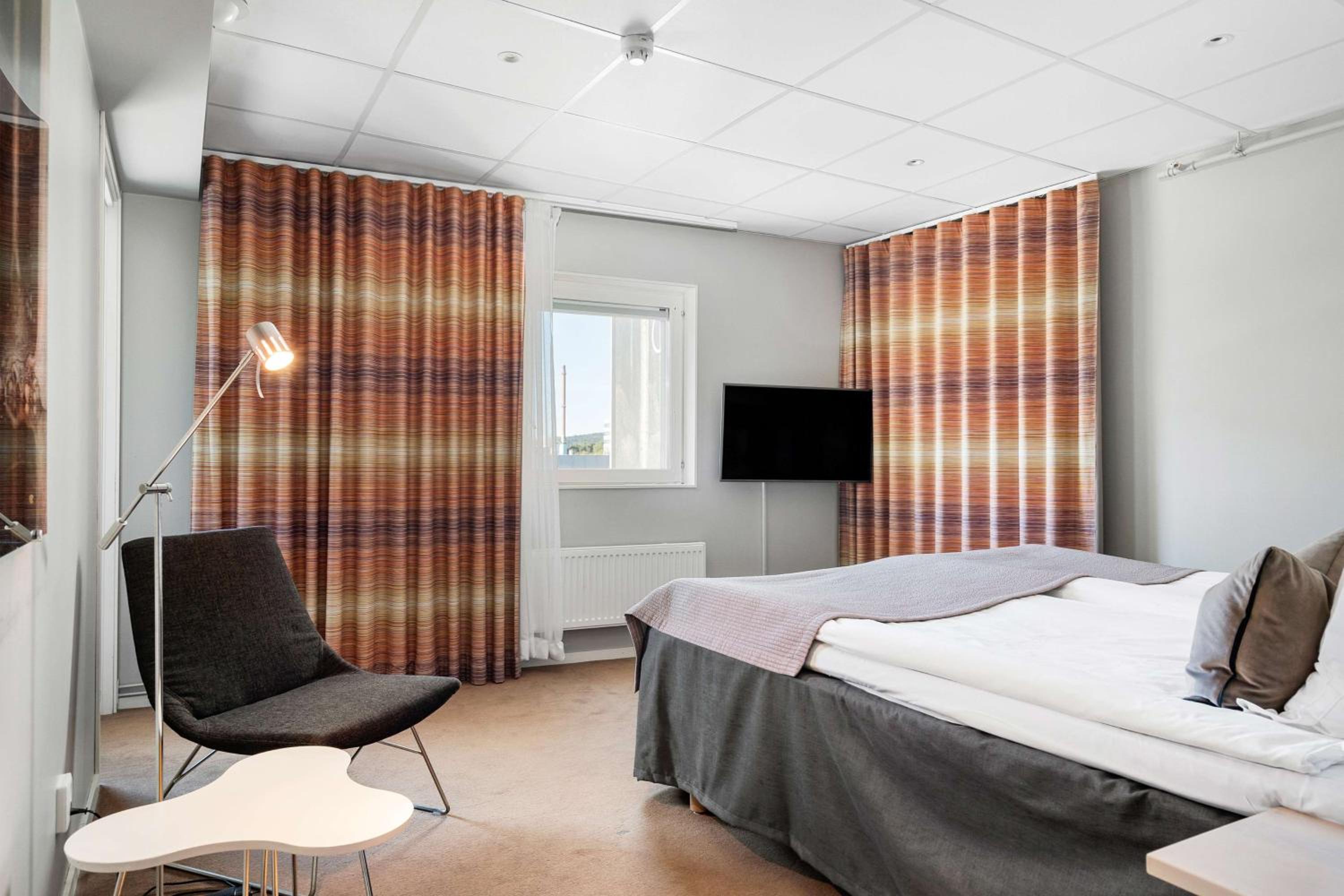 Two-Bedroom with King and Double Beds - Non-Smoking