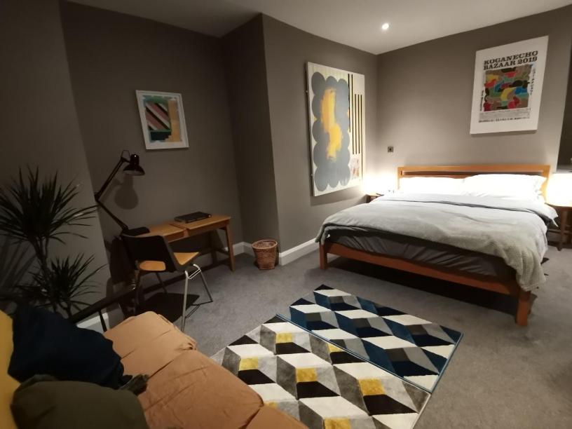 Deluxe Double Room with Bath - Photo 3