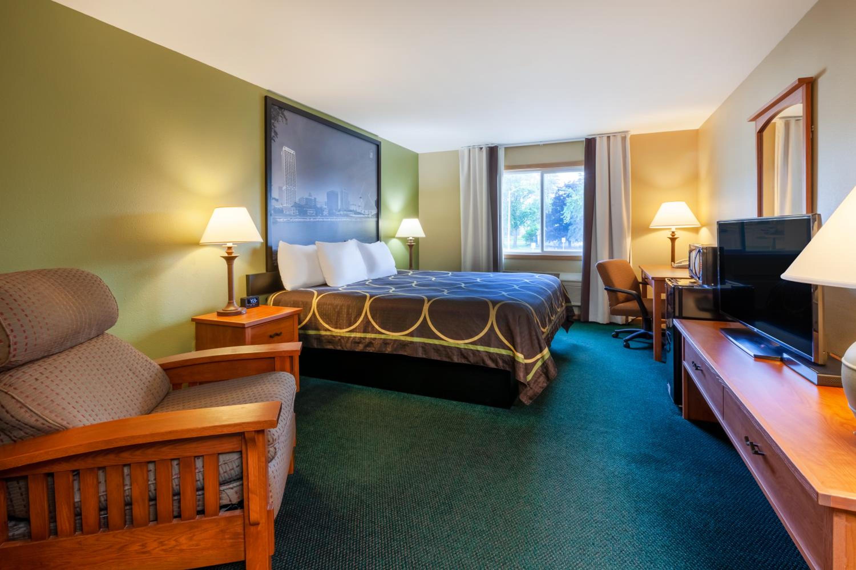 King Room - Non-Smoking - Photo 1