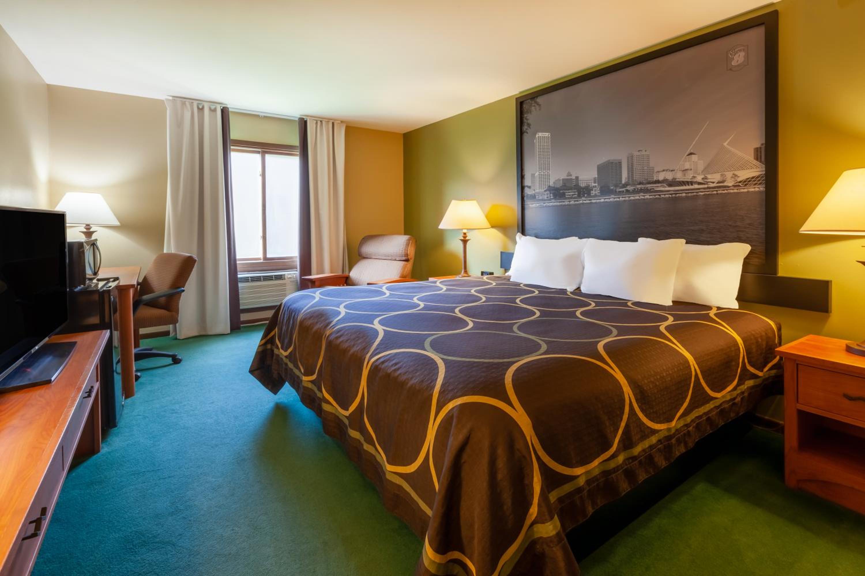 1 King Bed, Mobility Accessible Room, Bathtub W/ Grab Bars, Non-Smoking - Photo 1