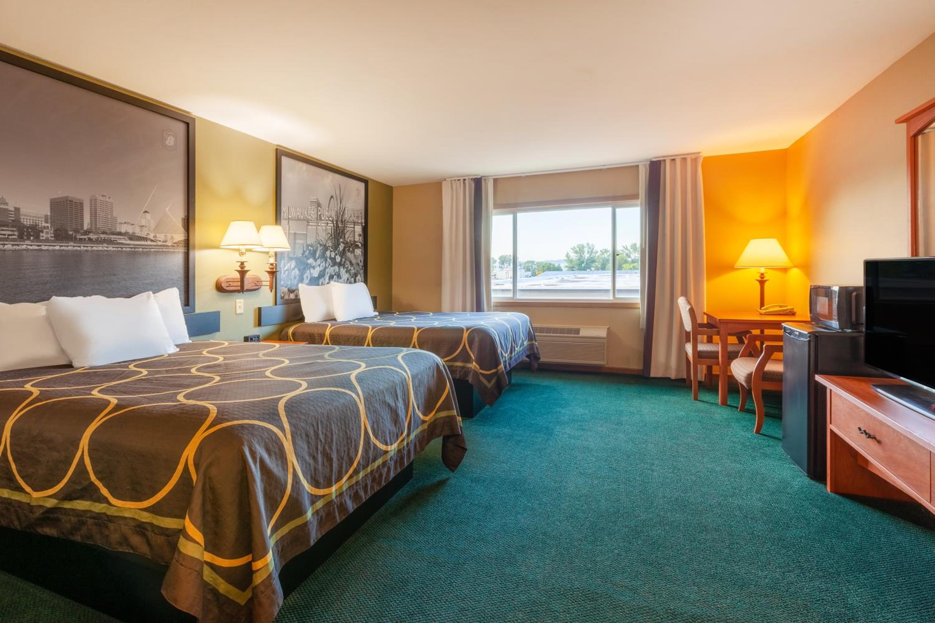 Queen Room With Two Queen Beds - Non-Smoking - Photo 1