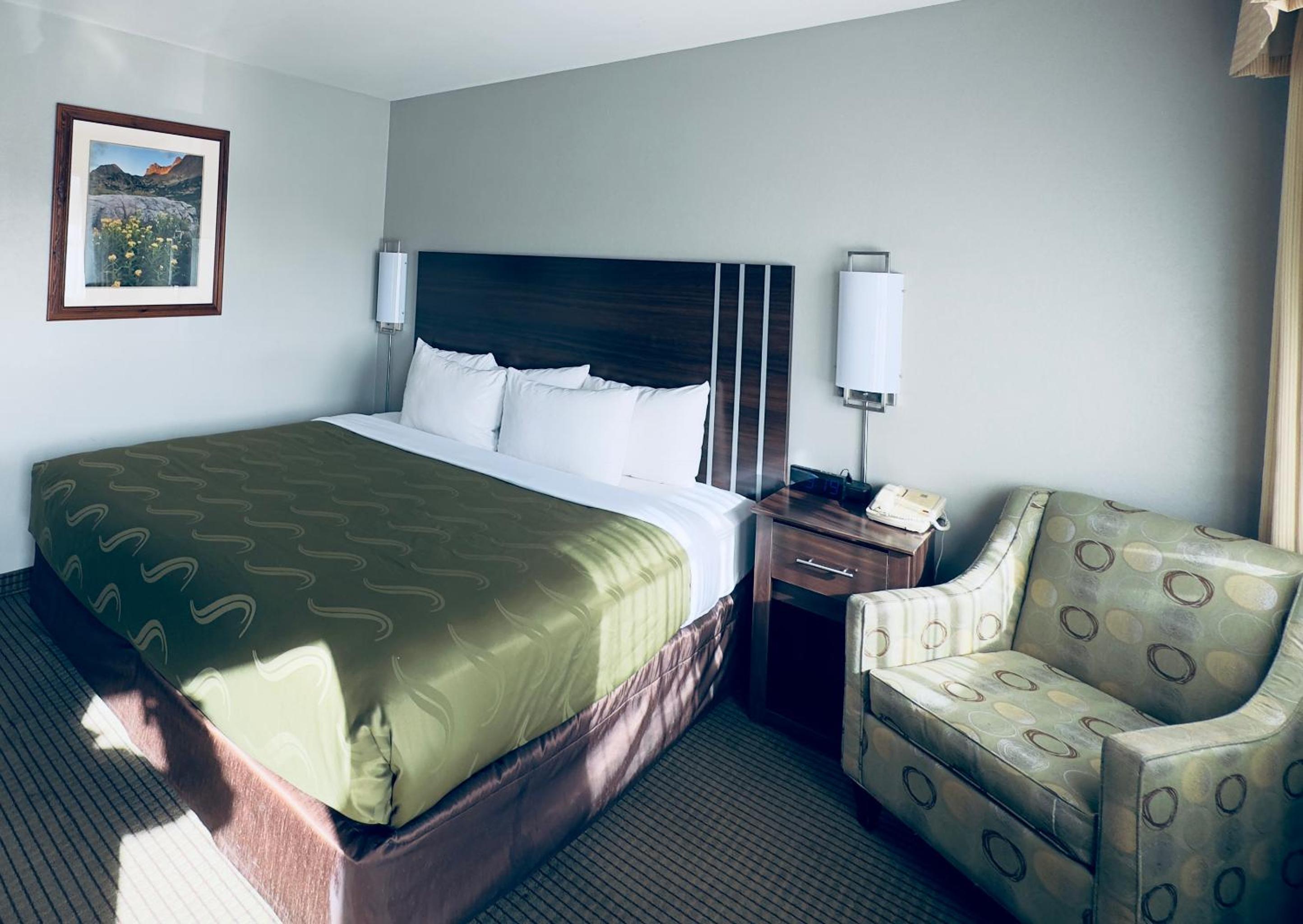 Standard King Room photo 2