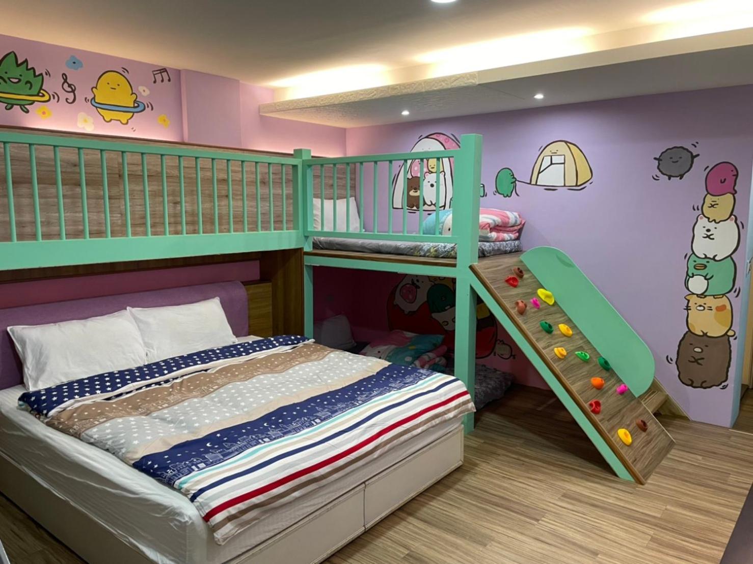 Family Room - Photo 9