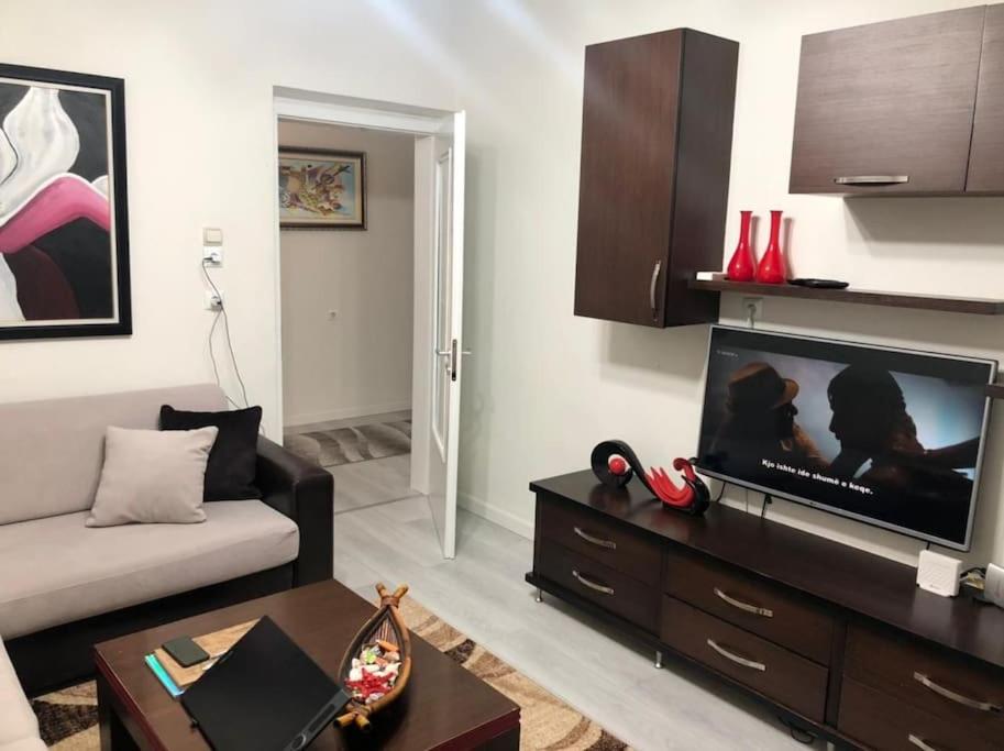 One-Bedroom Apartment photo 3