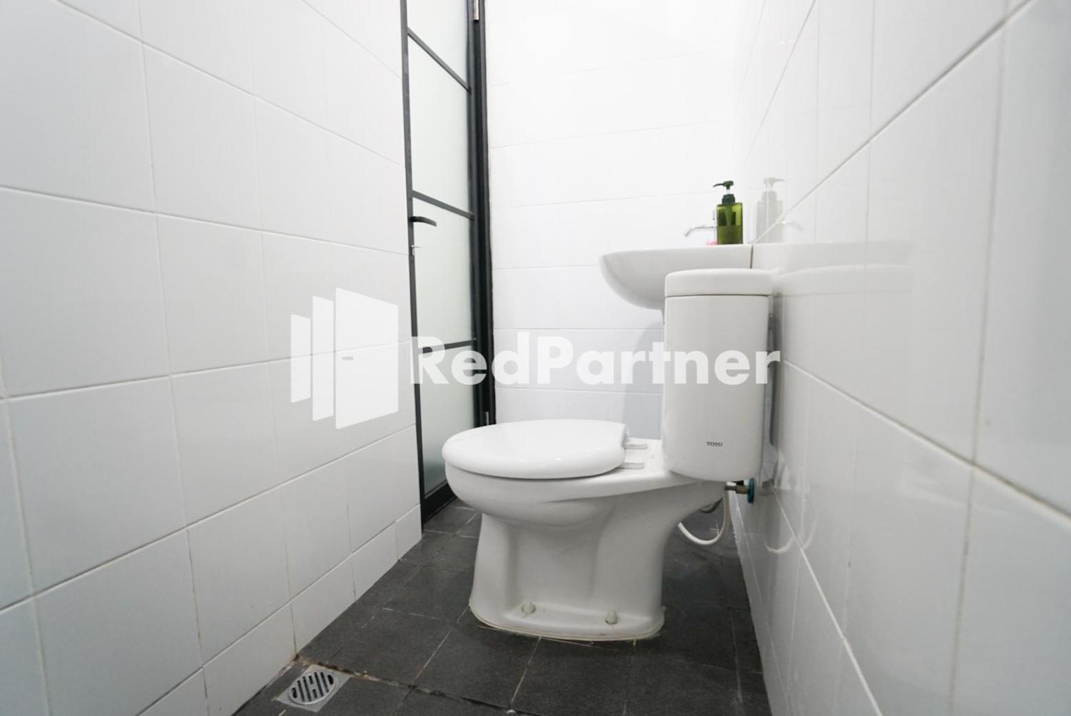 Standard Double Room - Photo 16