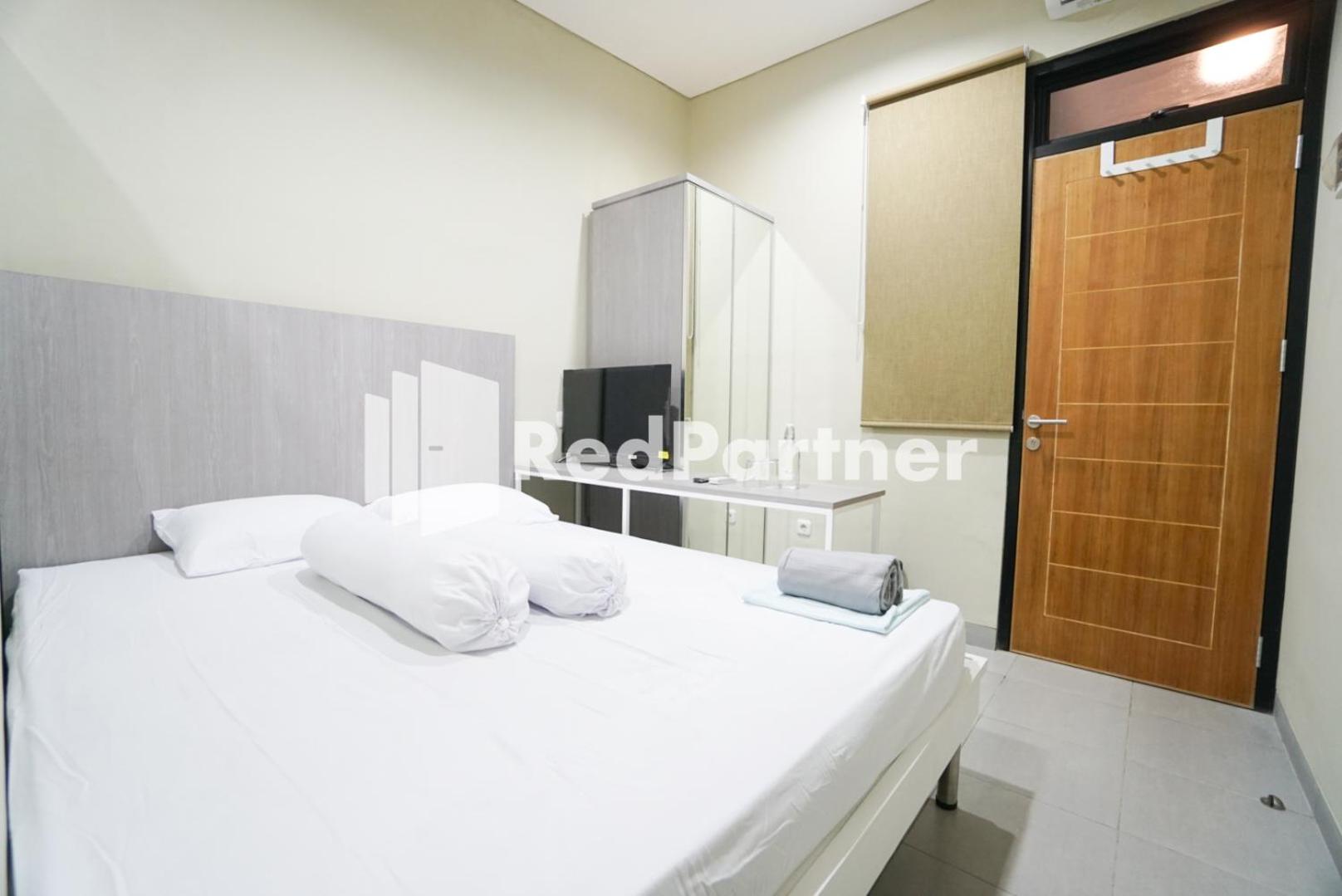 Standard Double Room - Photo 13