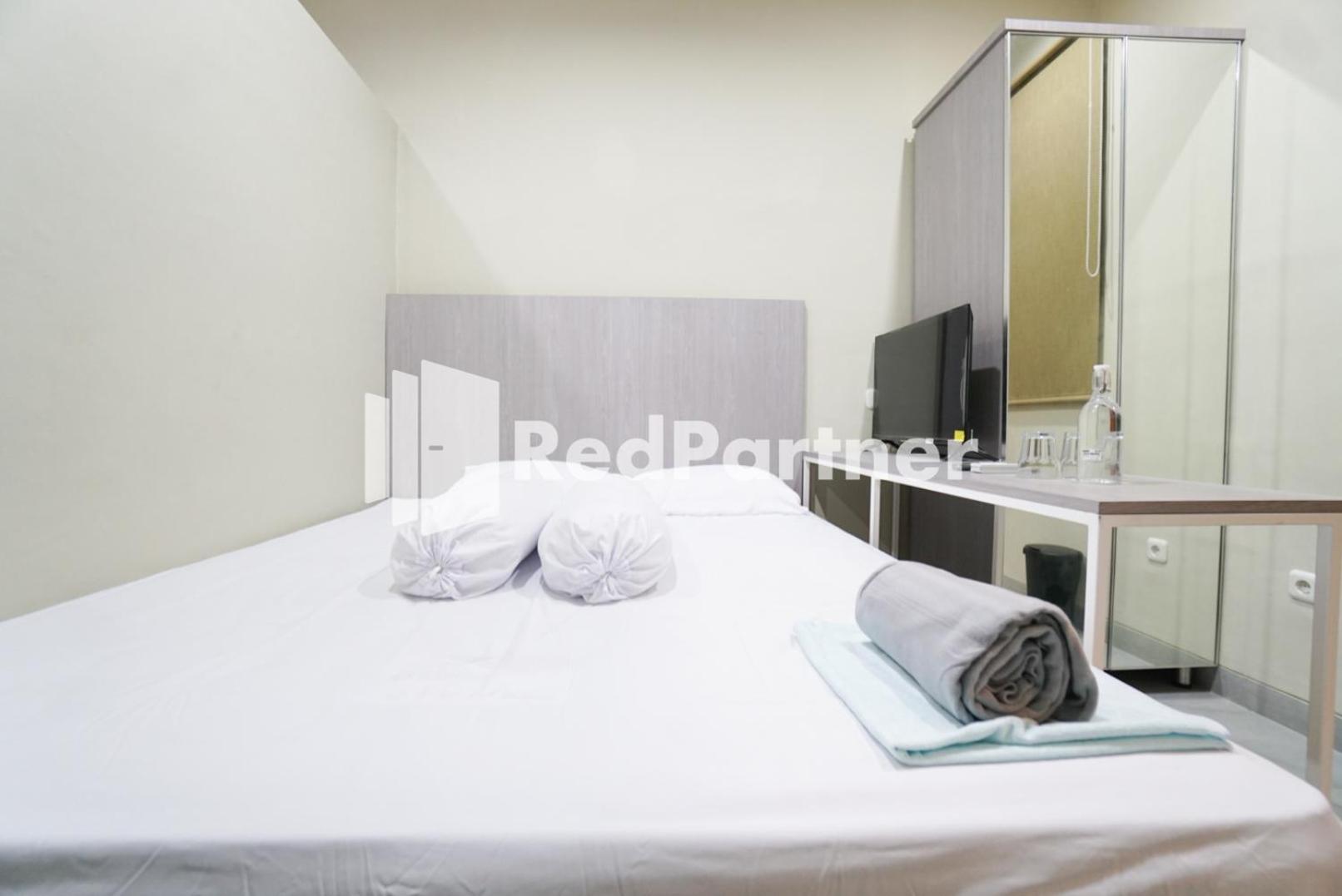 Standard Double Room - Photo 9