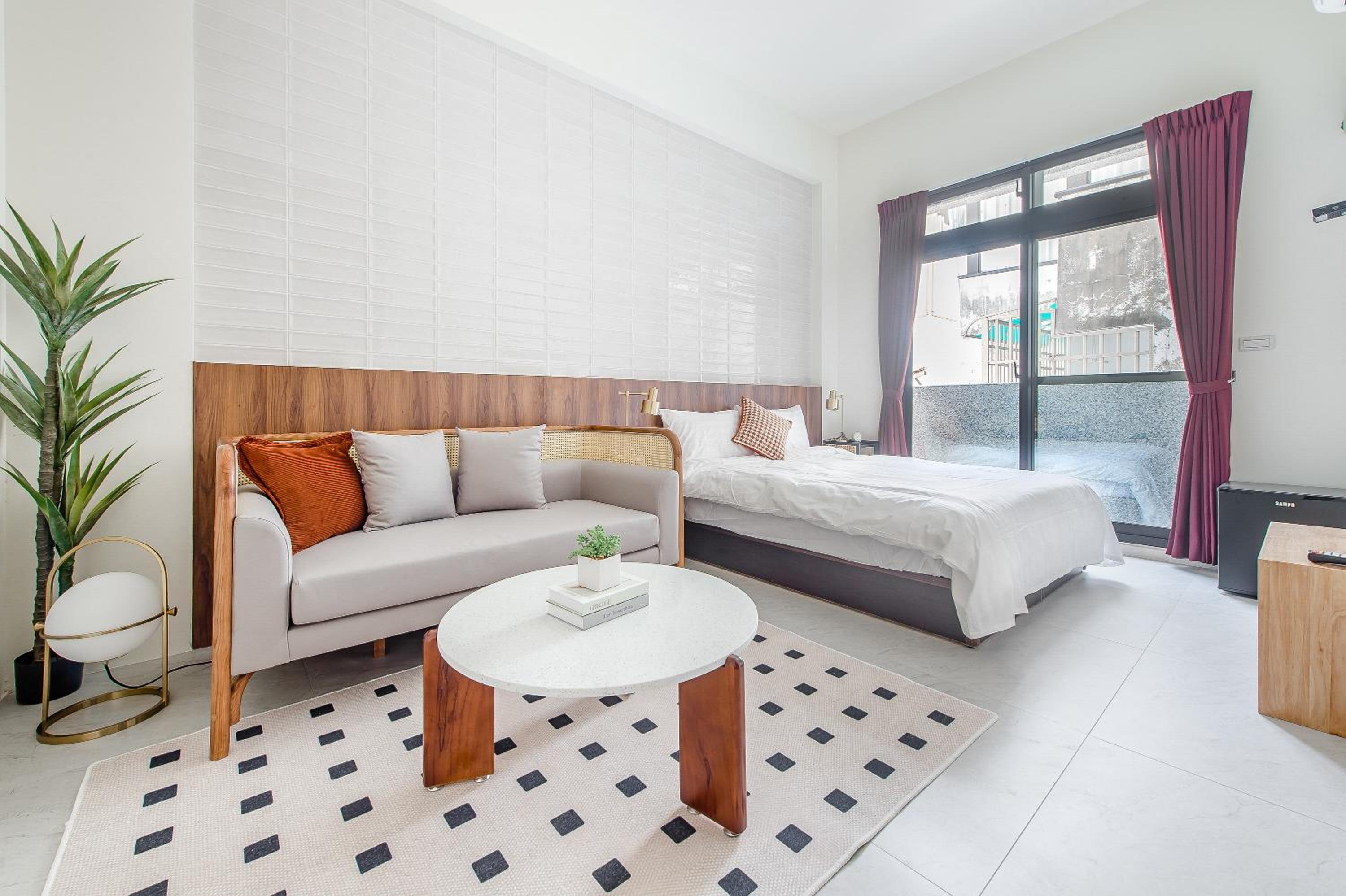 Deluxe Double Room with Balcony photo 1