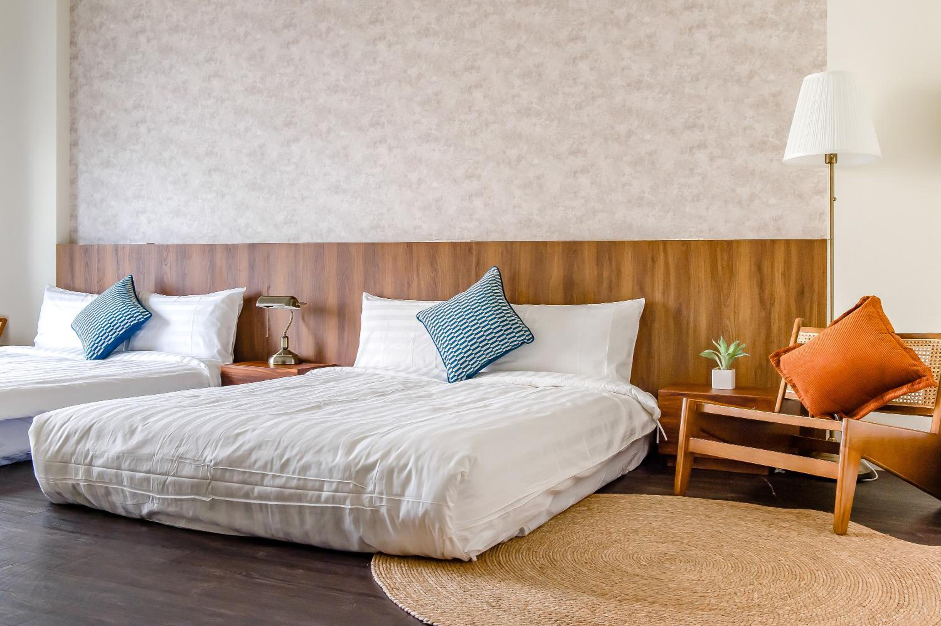 Deluxe Quadruple Room with Balcony photo 2