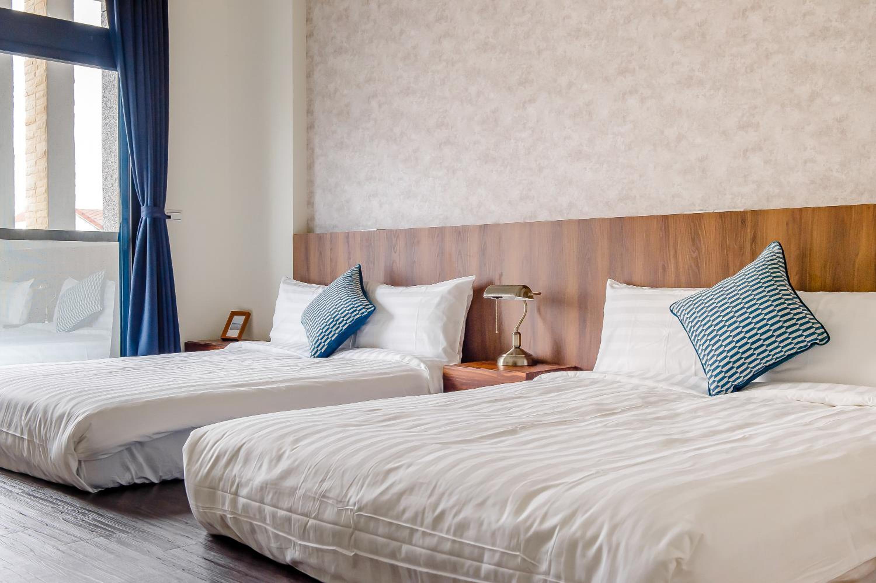 Deluxe Quadruple Room with Balcony photo 3