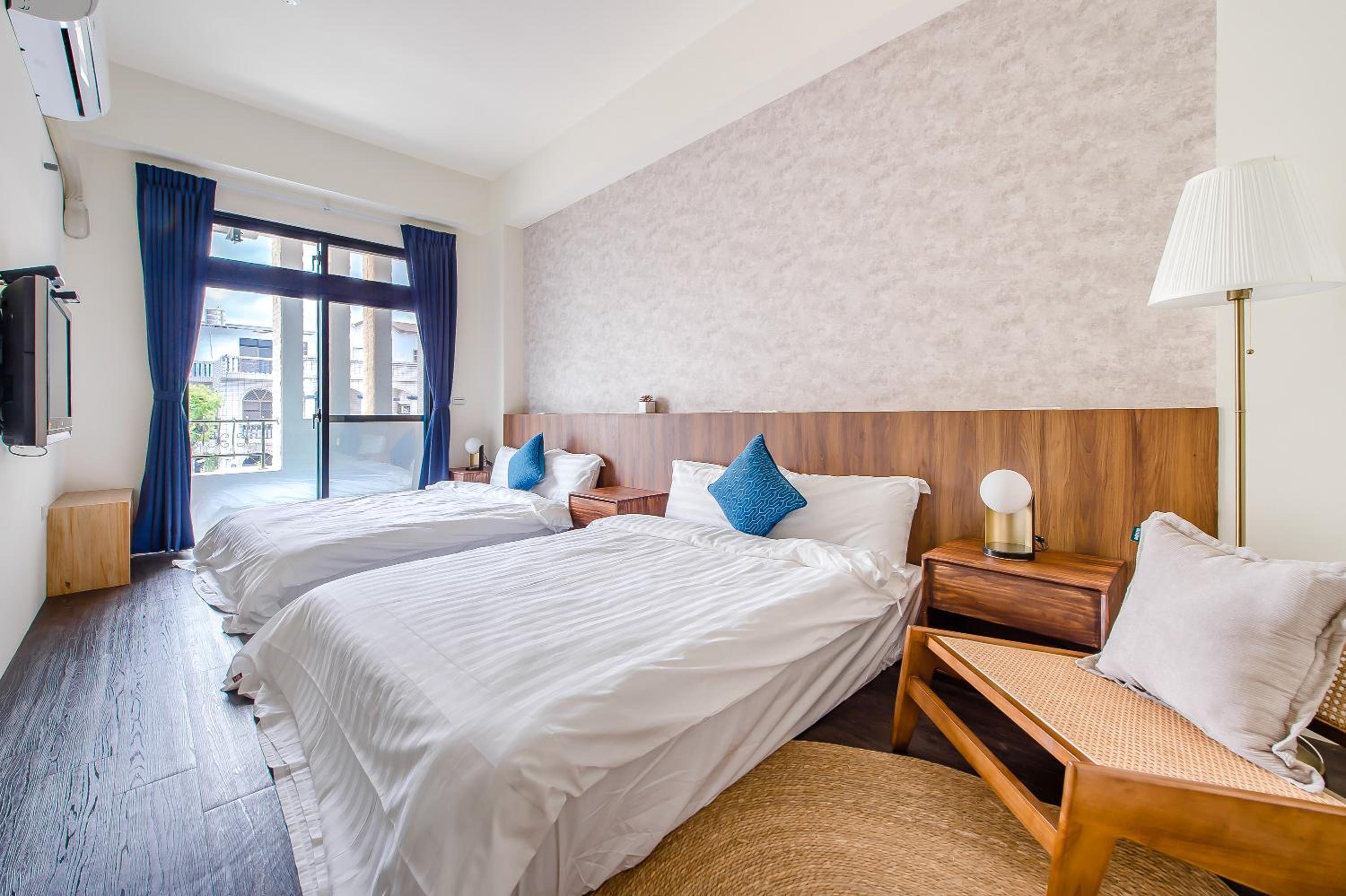 Superior Twin Room with Balcony - Photo 1