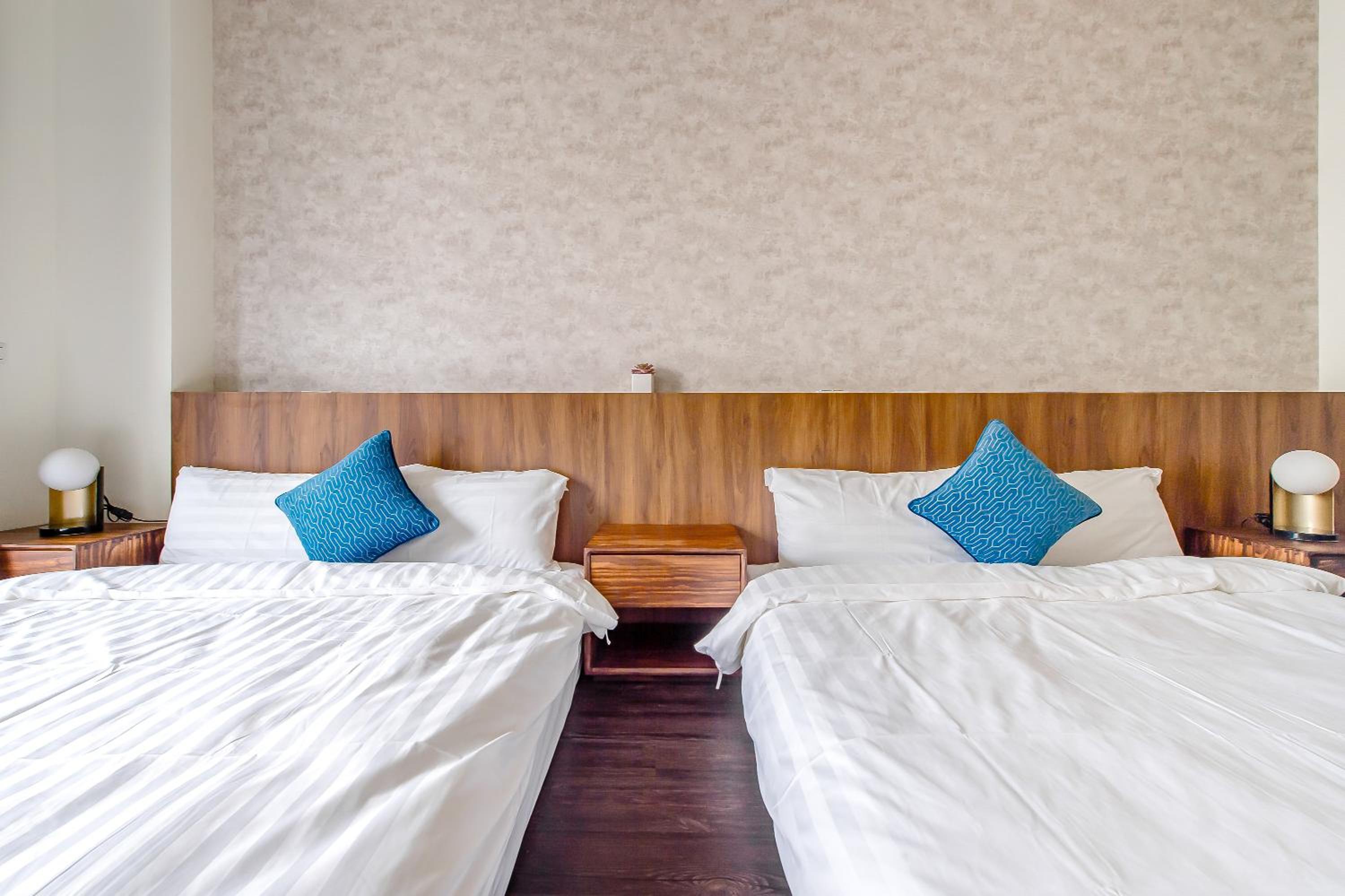 Superior Twin Room with Balcony - Photo 6