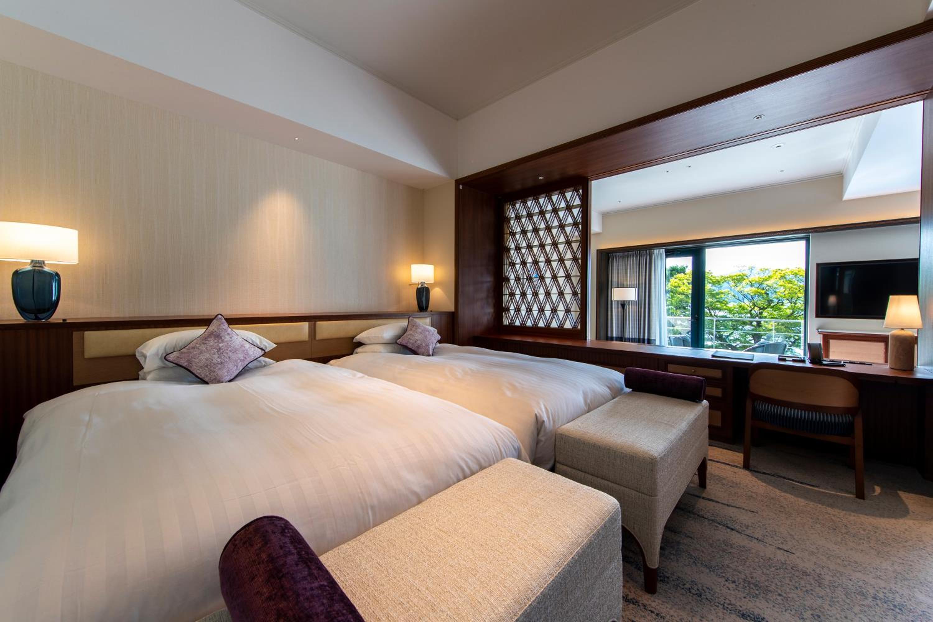 Premium Fourth Room with Lake View - Photo 12