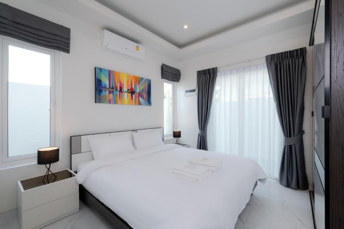 Three-Bedroom Villa - Photo 3