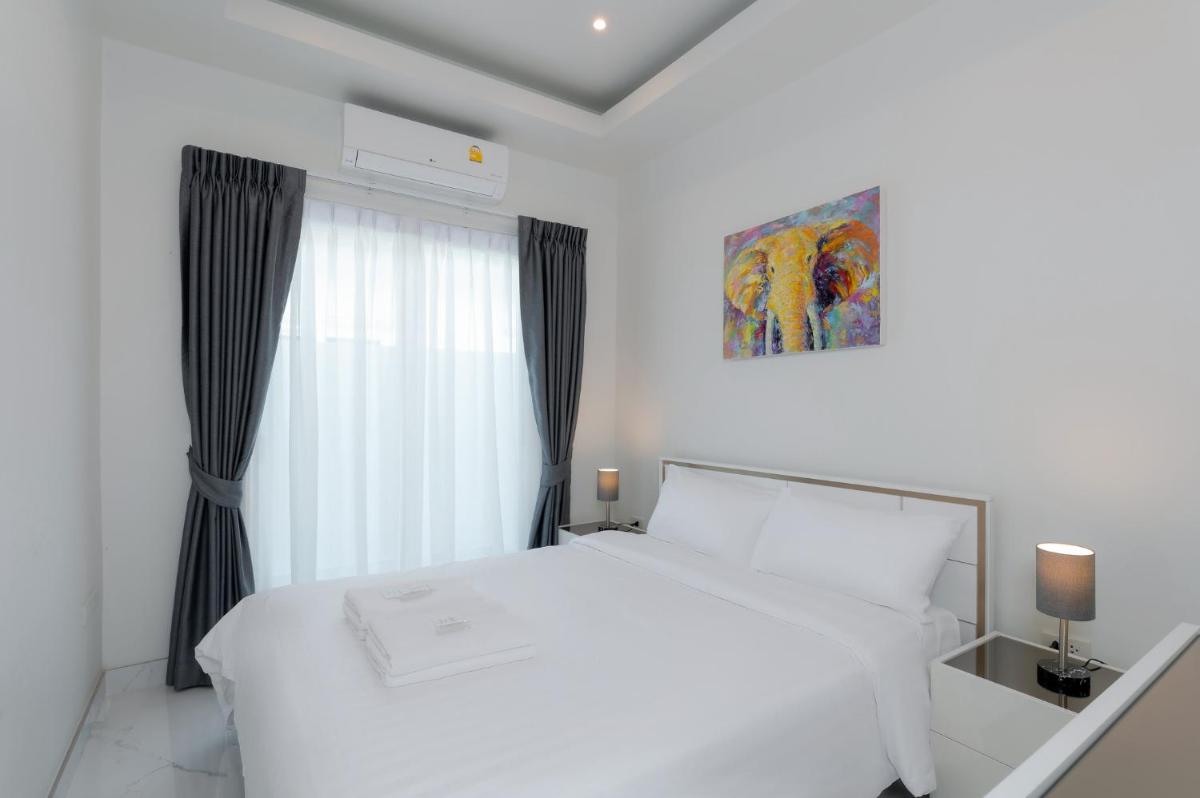 Three-Bedroom Villa - Photo 5