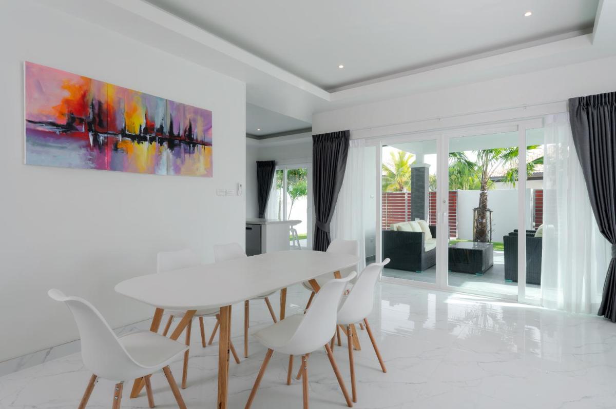 Three-Bedroom Villa - Photo 10