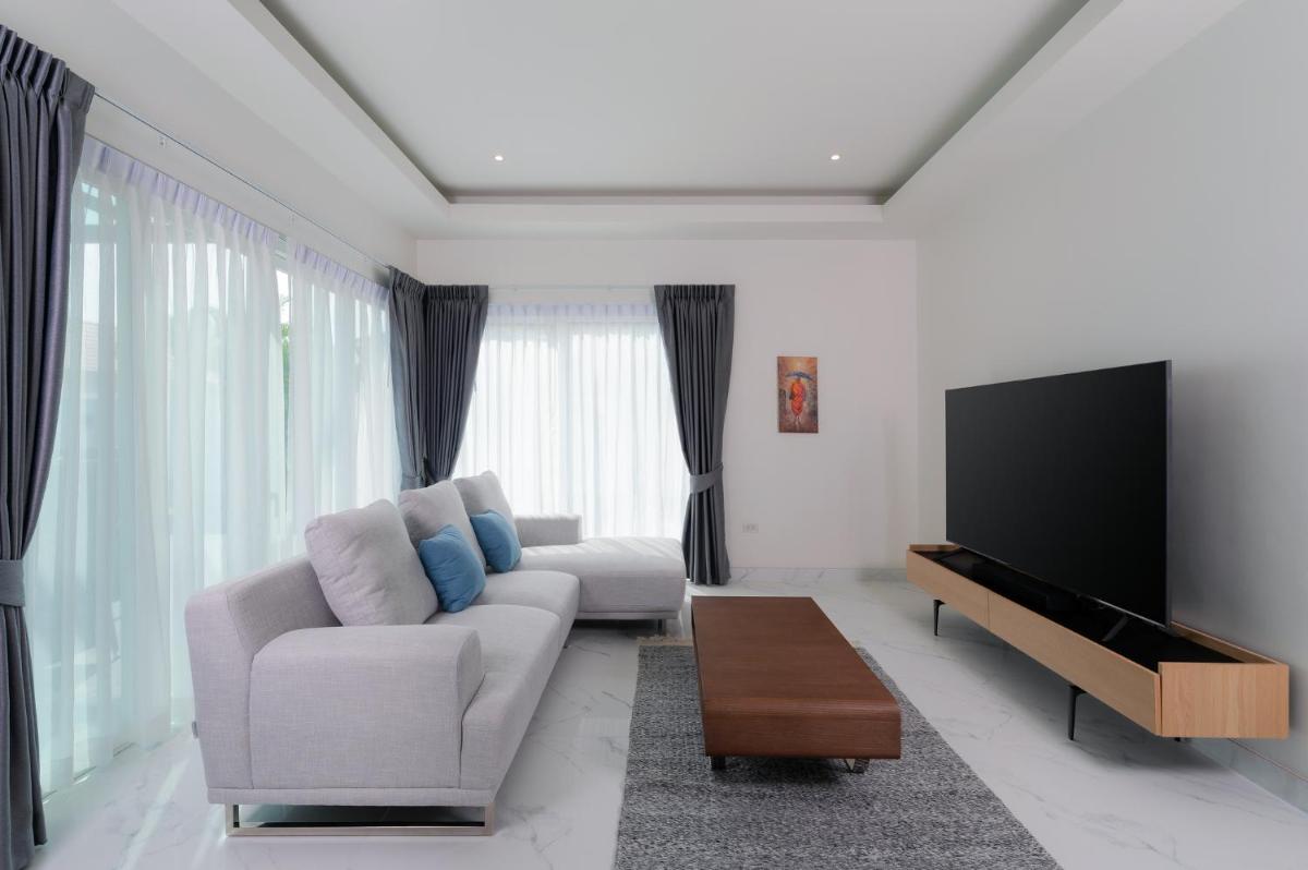 Three-Bedroom Villa - Photo 13