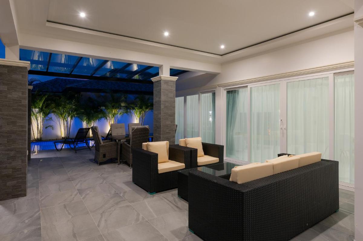 Three-Bedroom Villa - Photo 15