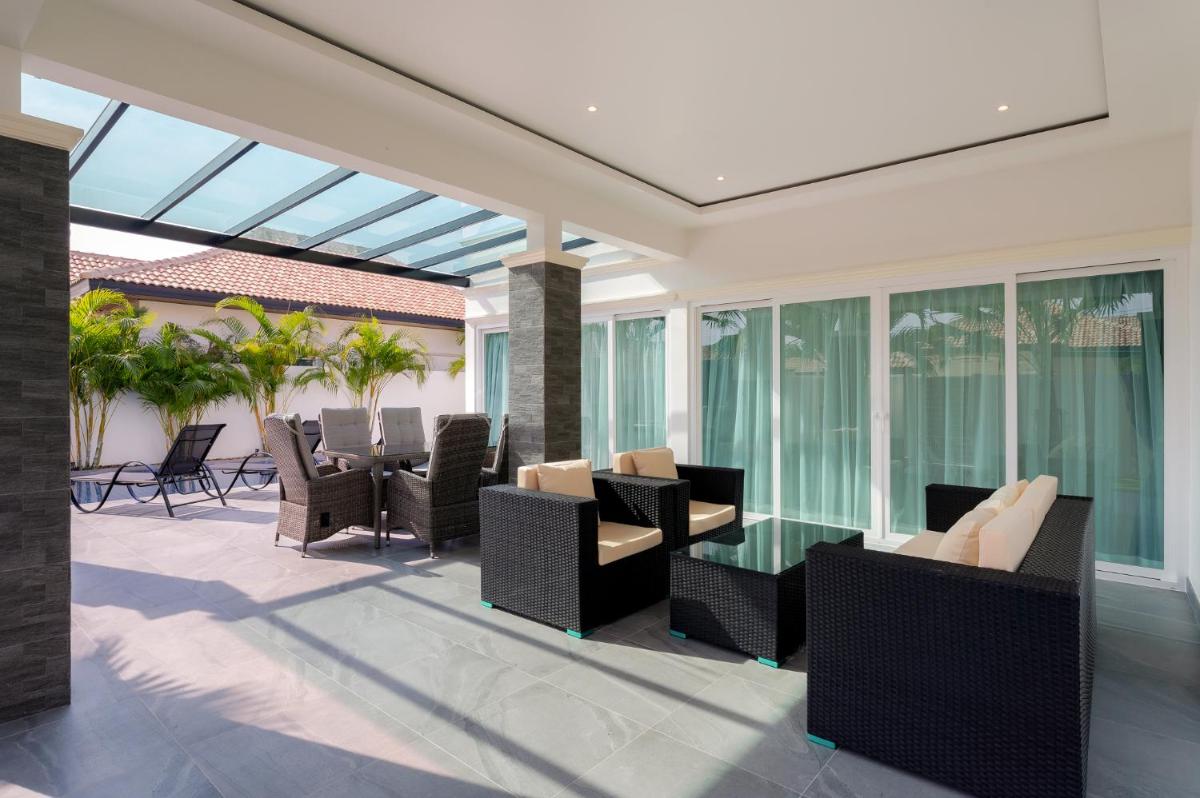 Three-Bedroom Villa - Photo 16