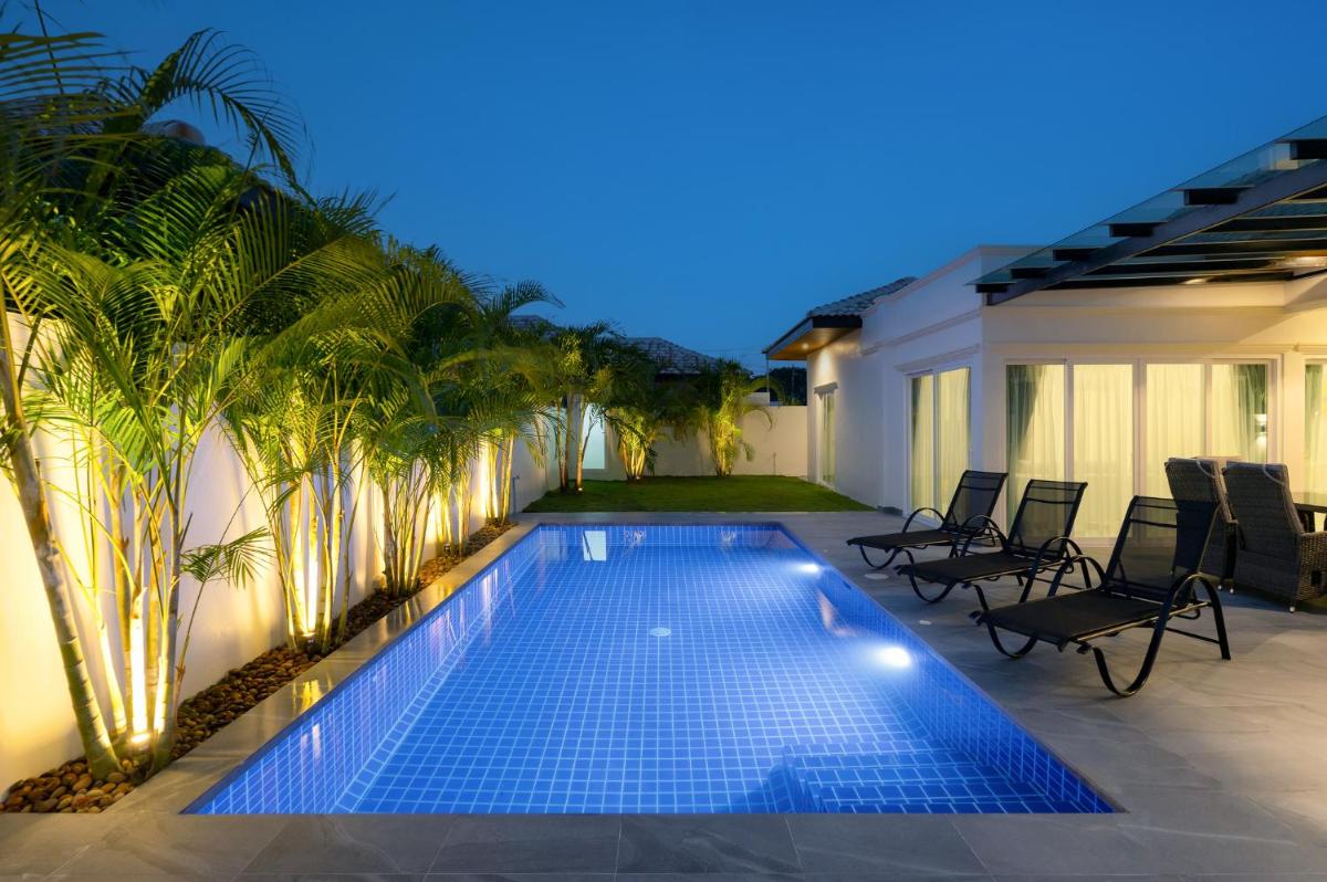 Three-Bedroom Villa - Photo 17