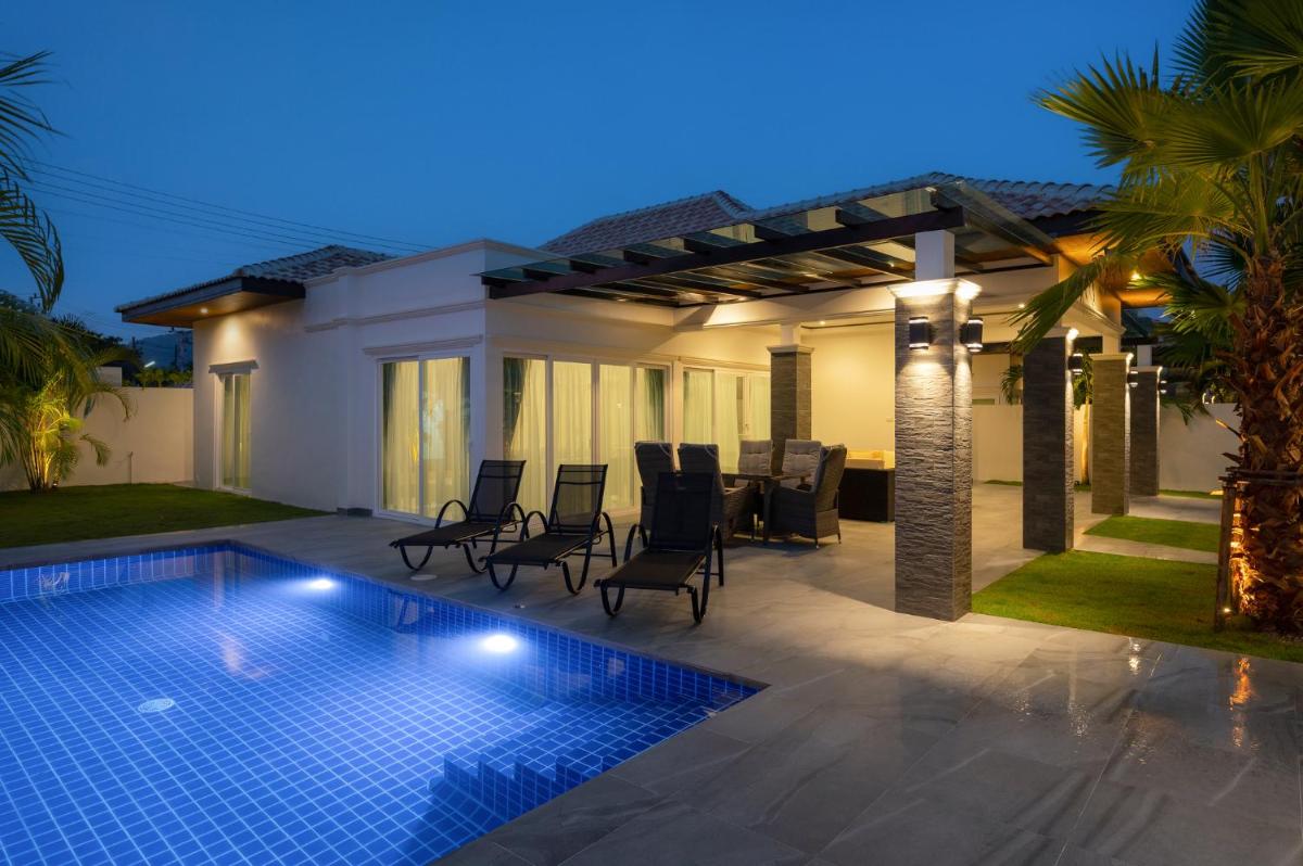 Three-Bedroom Villa - Photo 18